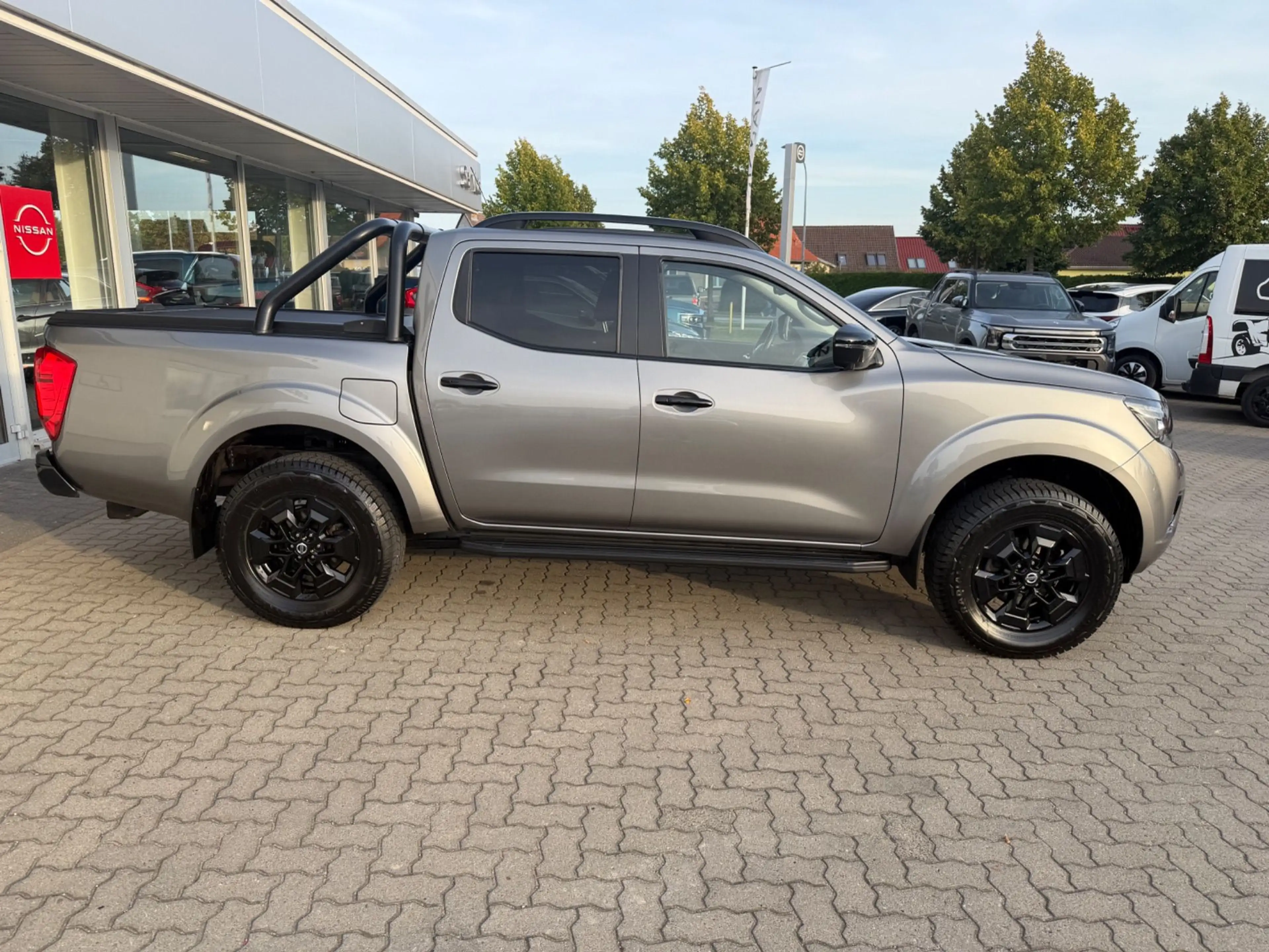 Nissan Navara N-Guard 4x4 DC Aut. wenig KM — photo 6