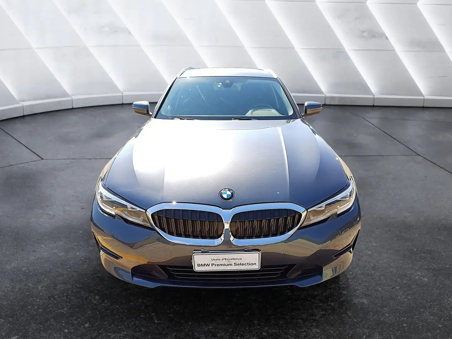 BMW 320 320d Touring xdrive Business Advantage auto Grigio - 2