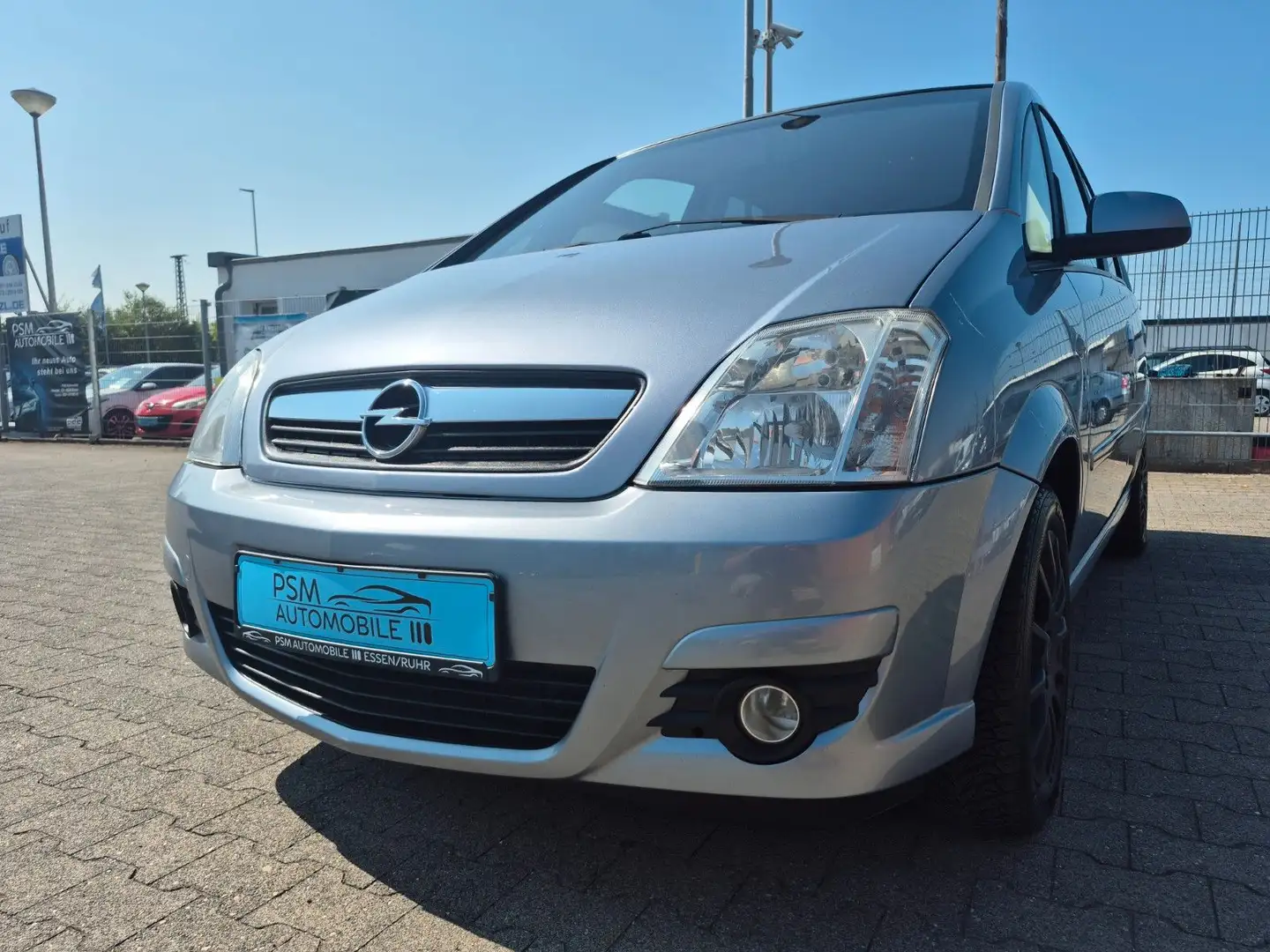 Opel Meriva Edition Klimaautomatik PDC Garantie Silber - 1