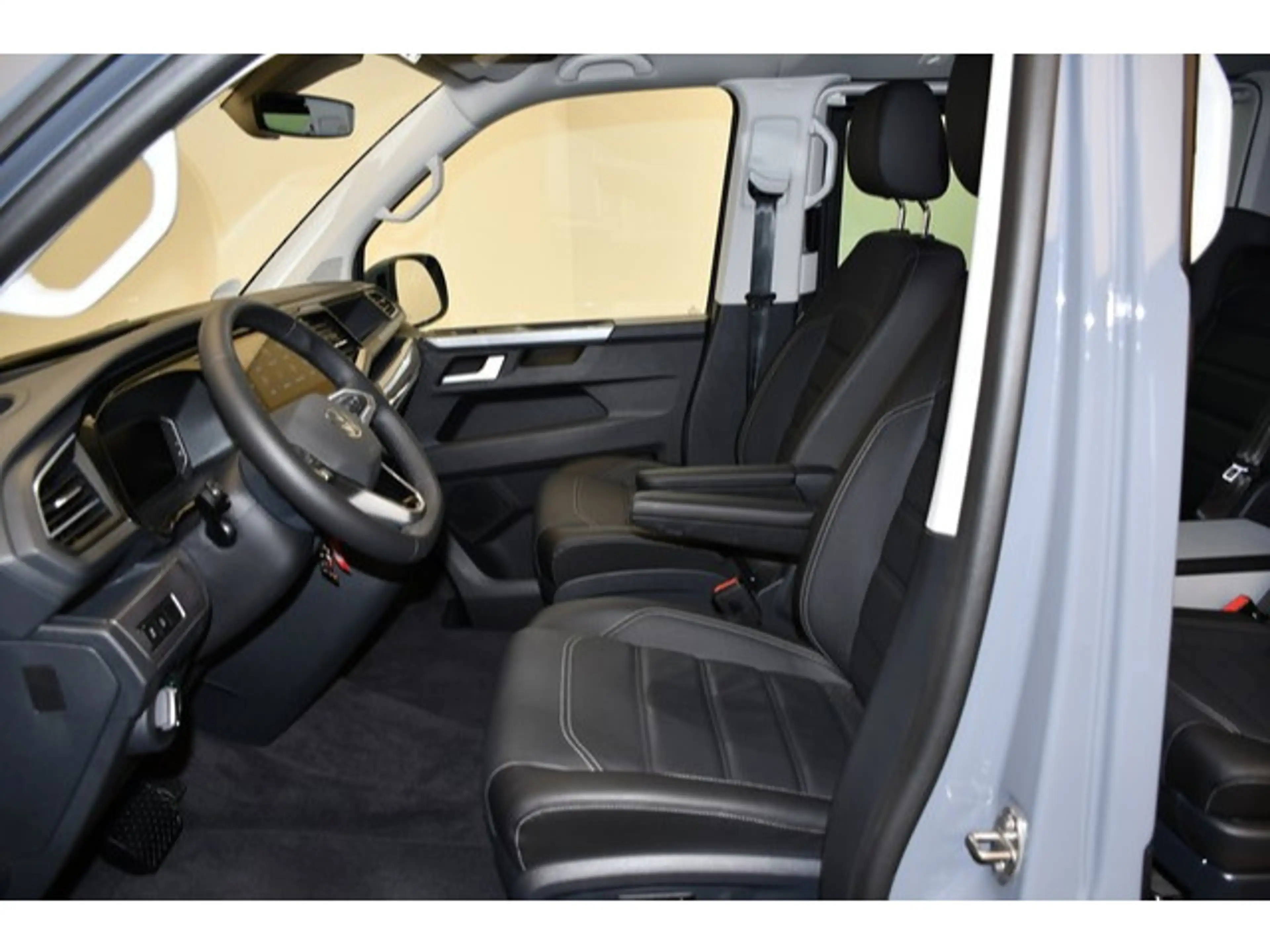 Volkswagen T6.1 Multivan 4MOTION Highline ABT — photo 5