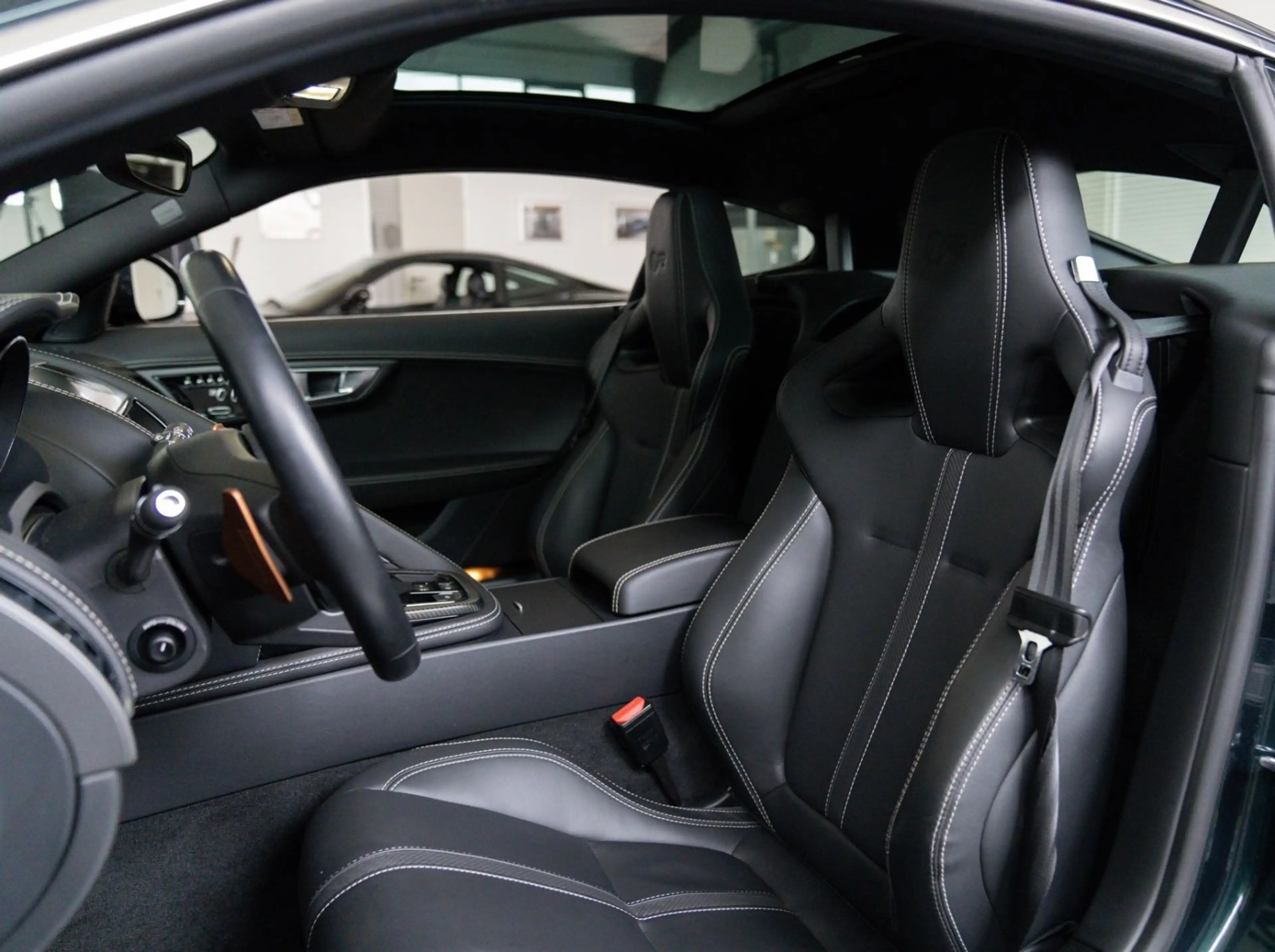 Jaguar F-Type V8 R *BritishRacingGreen*FullCarbon*Pano* — photo 10