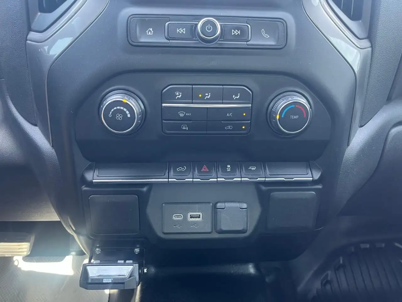 Chevrolet Silverado 1500 photo Chevrolet Silverado 1500