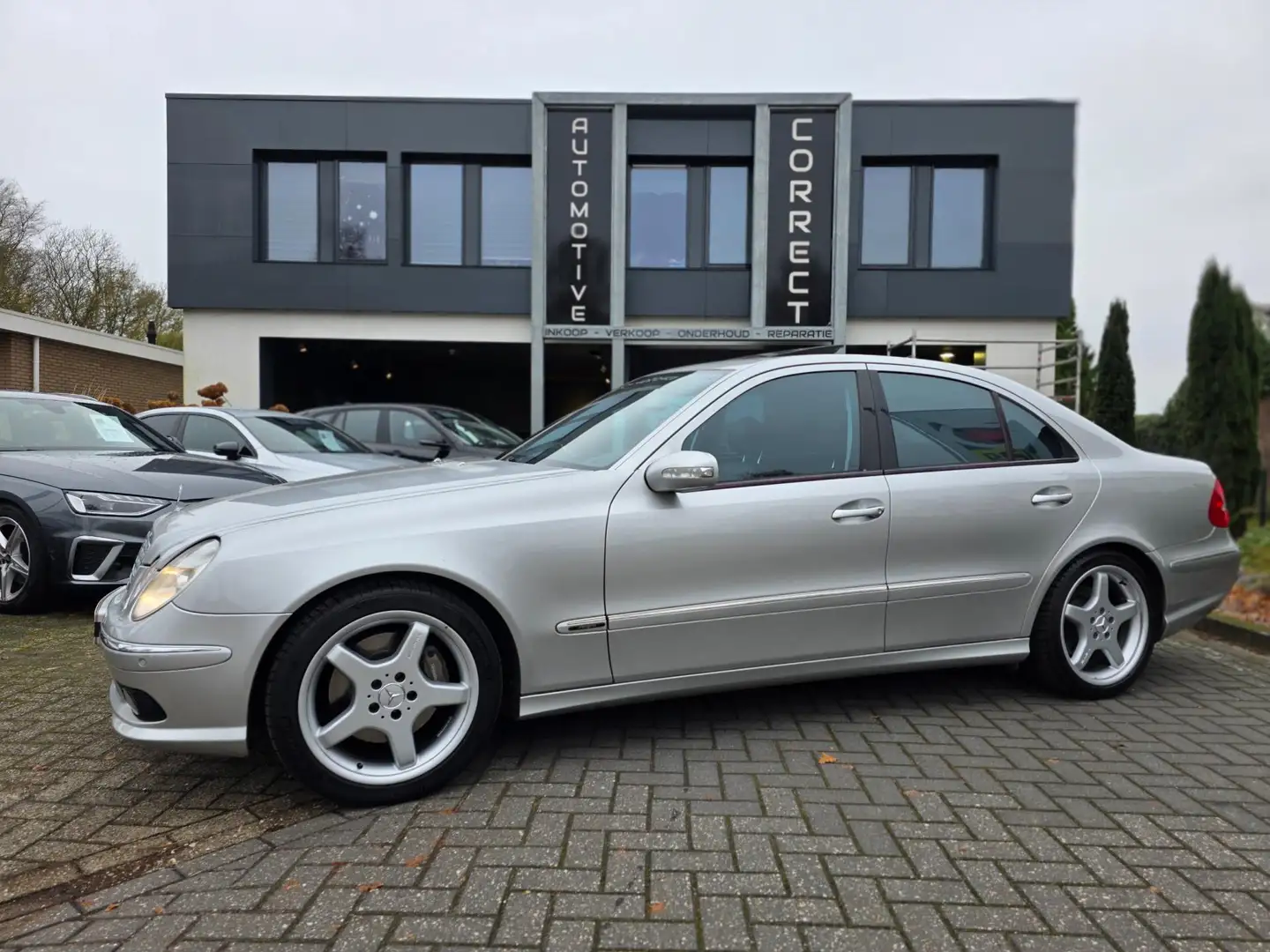 Mercedes-Benz E 500 advantgarde |AMG|Youngtimer|2de eigenaar| Grau - 1