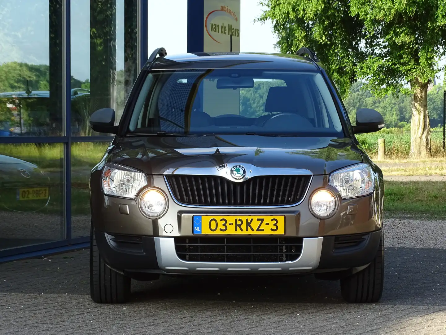 Skoda Yeti 1.2 TSI Comfort TREKHAAK Brun - 2