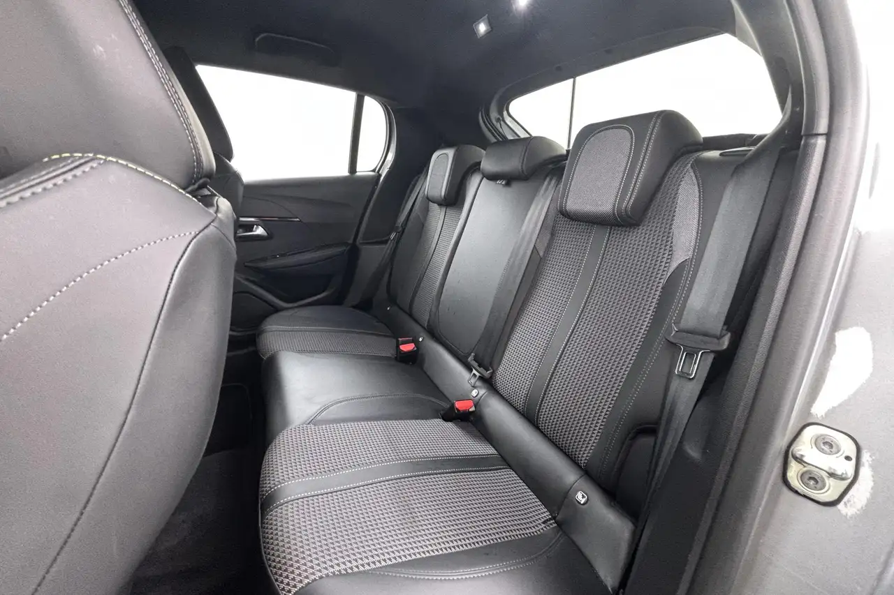 Peugeot E-208 EV GT 350 50 kWh Elektrische power met een sportie, миниатюра 22