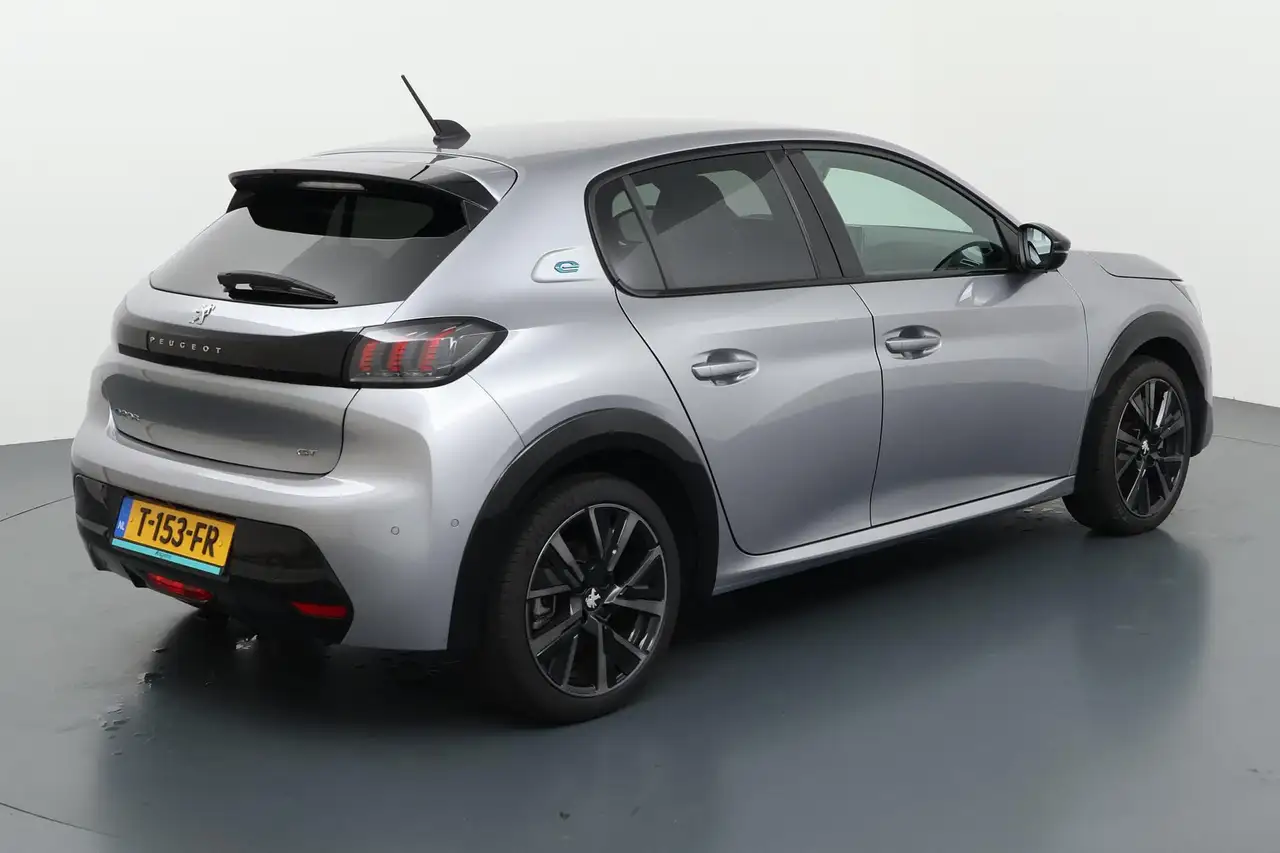 Peugeot E-208 EV GT 350 50 kWh Elektrische power met een sportie, миниатюра 5
