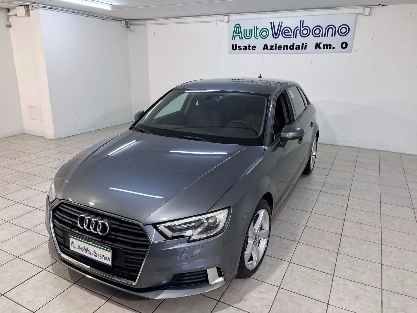 Audi A3 Sportback 2.0 tdi Attraction 150cv s-tronic E6 Grigio - 2