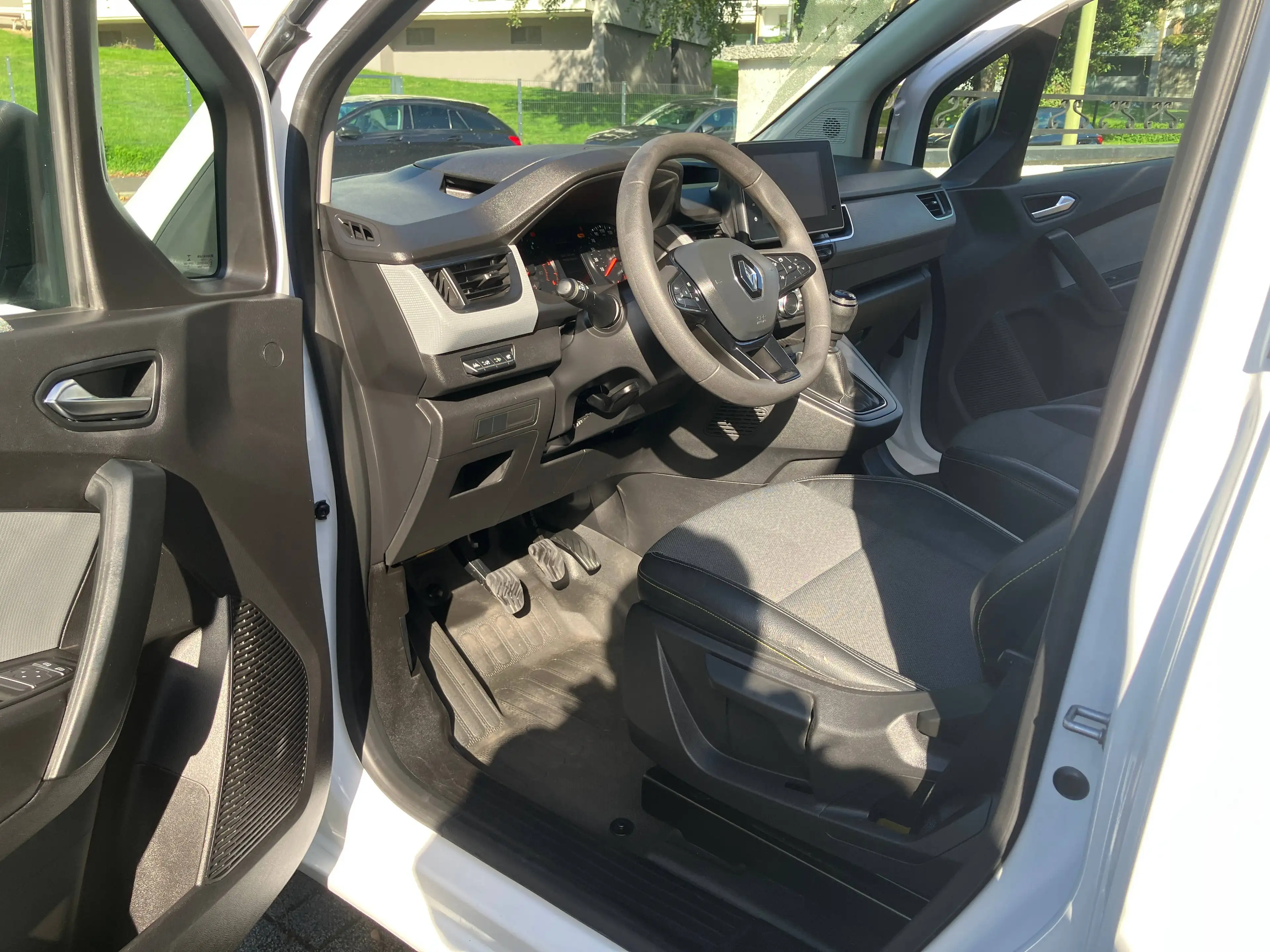 Renault Kangoo Advance *1.HAND*KLIMAAUTOMATIK*NAVI*KAMERA*AHK*LED Scheinwerfer*PDC* REGALSYSTEM*TOP* — photo 6