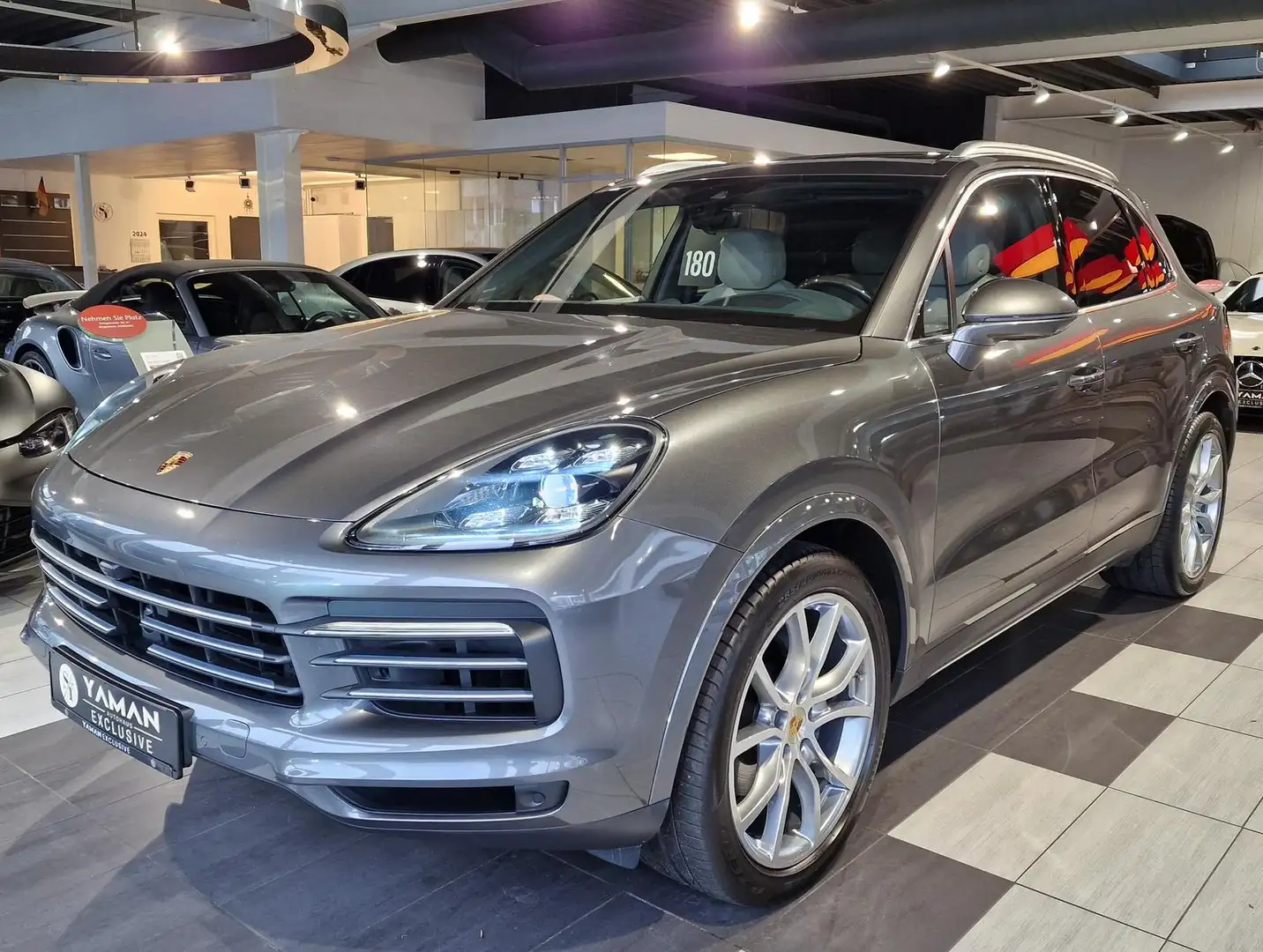 Porsche Cayenne *Pano*HuD*StHzg*Chrono*Massage*Max.Voll* Gri - 1