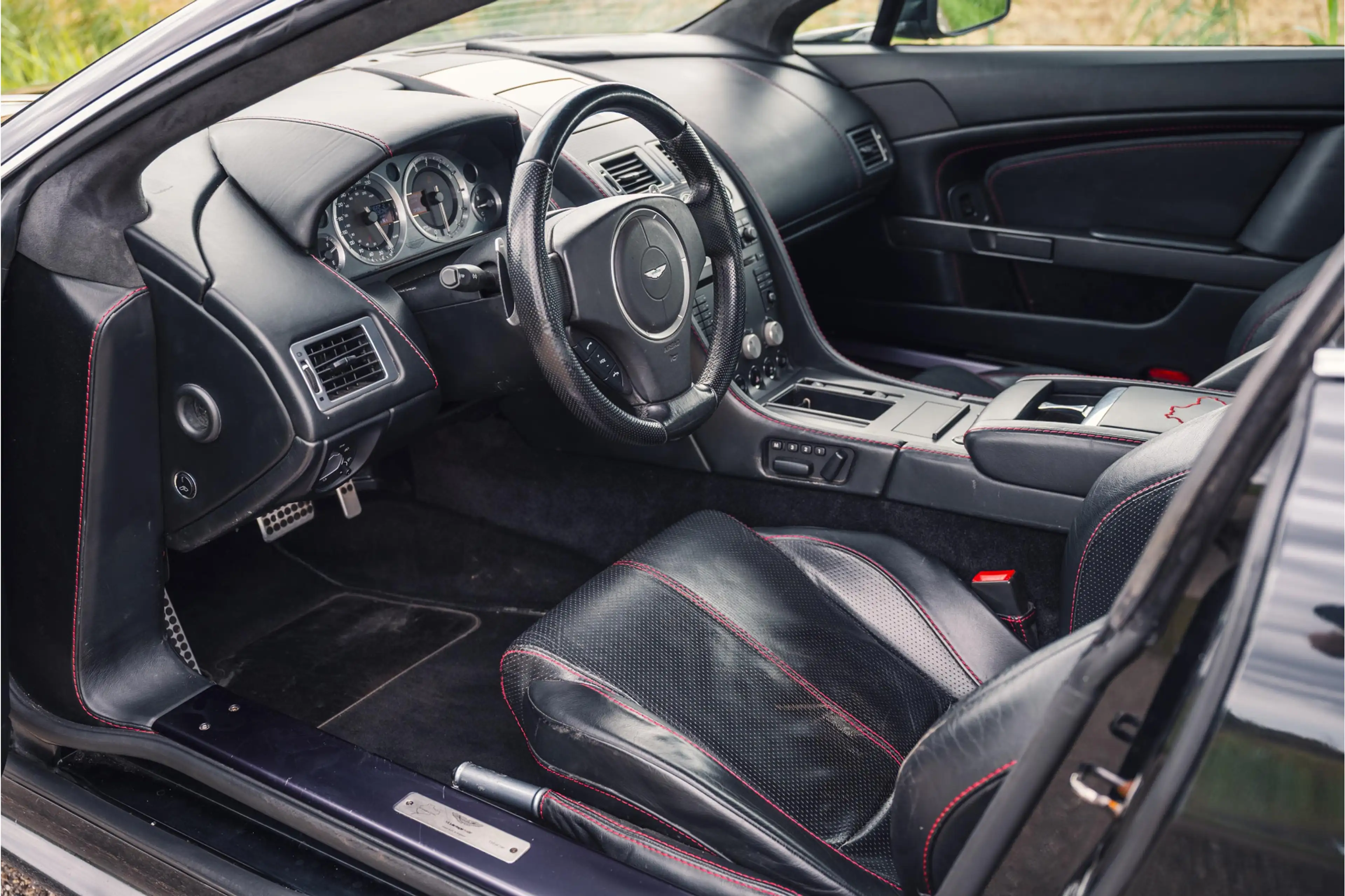 Aston Martin Vantage V8 N400 4.3 V8 Sportshift nr. 110 van de 240 — photo 14