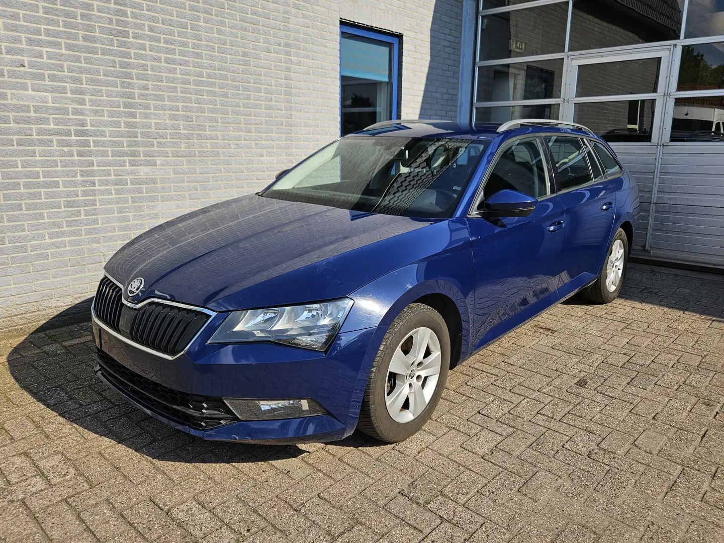 Skoda Superb Combi 1.6 TDI Active Business Motor defect / Engin Blau - 1