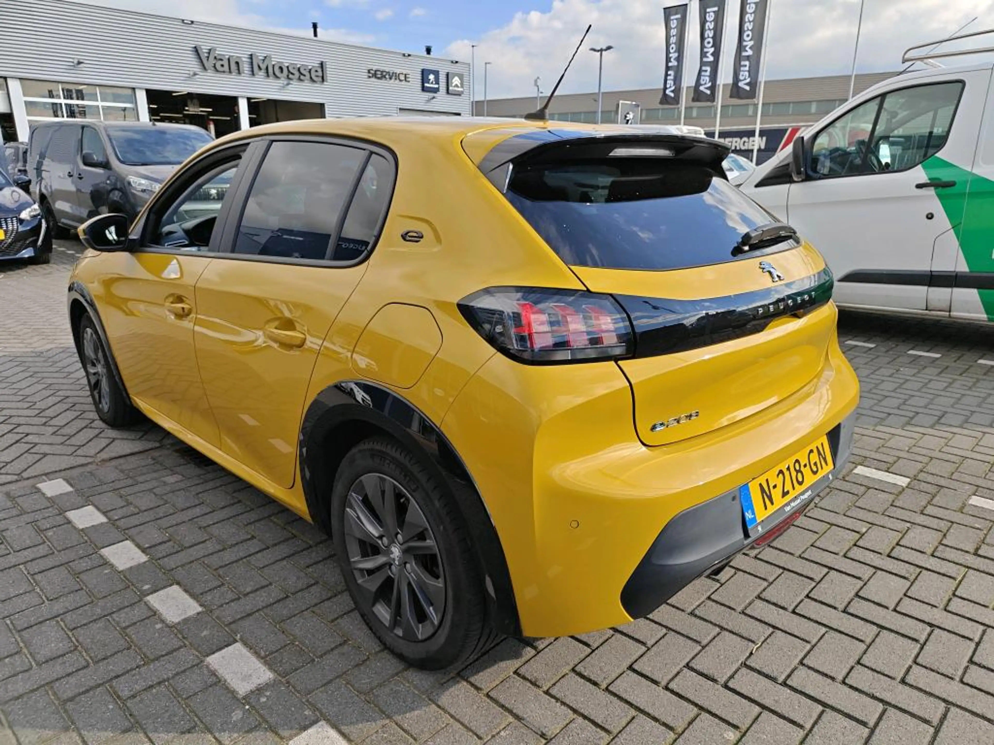 Peugeot e-208 EV Active Pack 50 kWh | Fase 3 laden | SOH 97,13% — photo 4