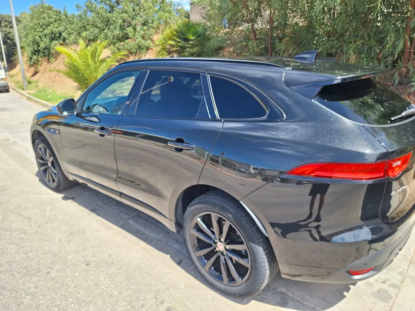 Jaguar F-Pace 25t AWD R-Sport - 2