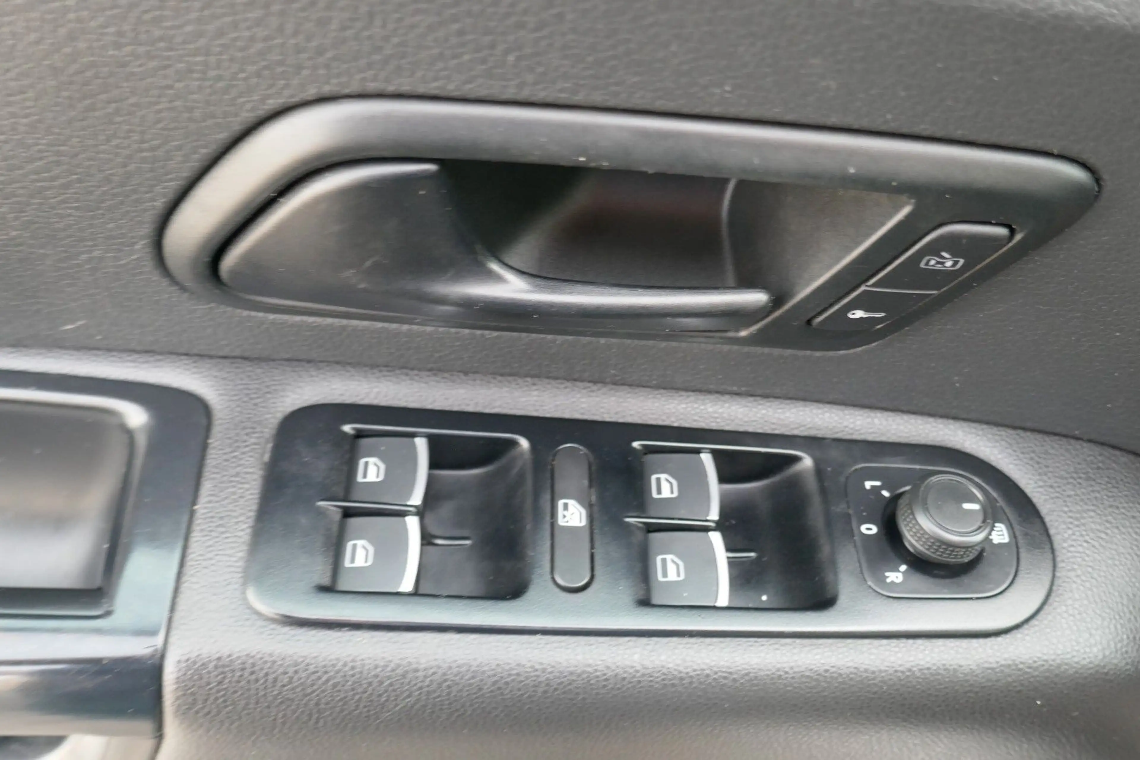 Volkswagen Amarok DoubleCab  V6 TDI 4M LED/SHZ/Hardtop — photo 14