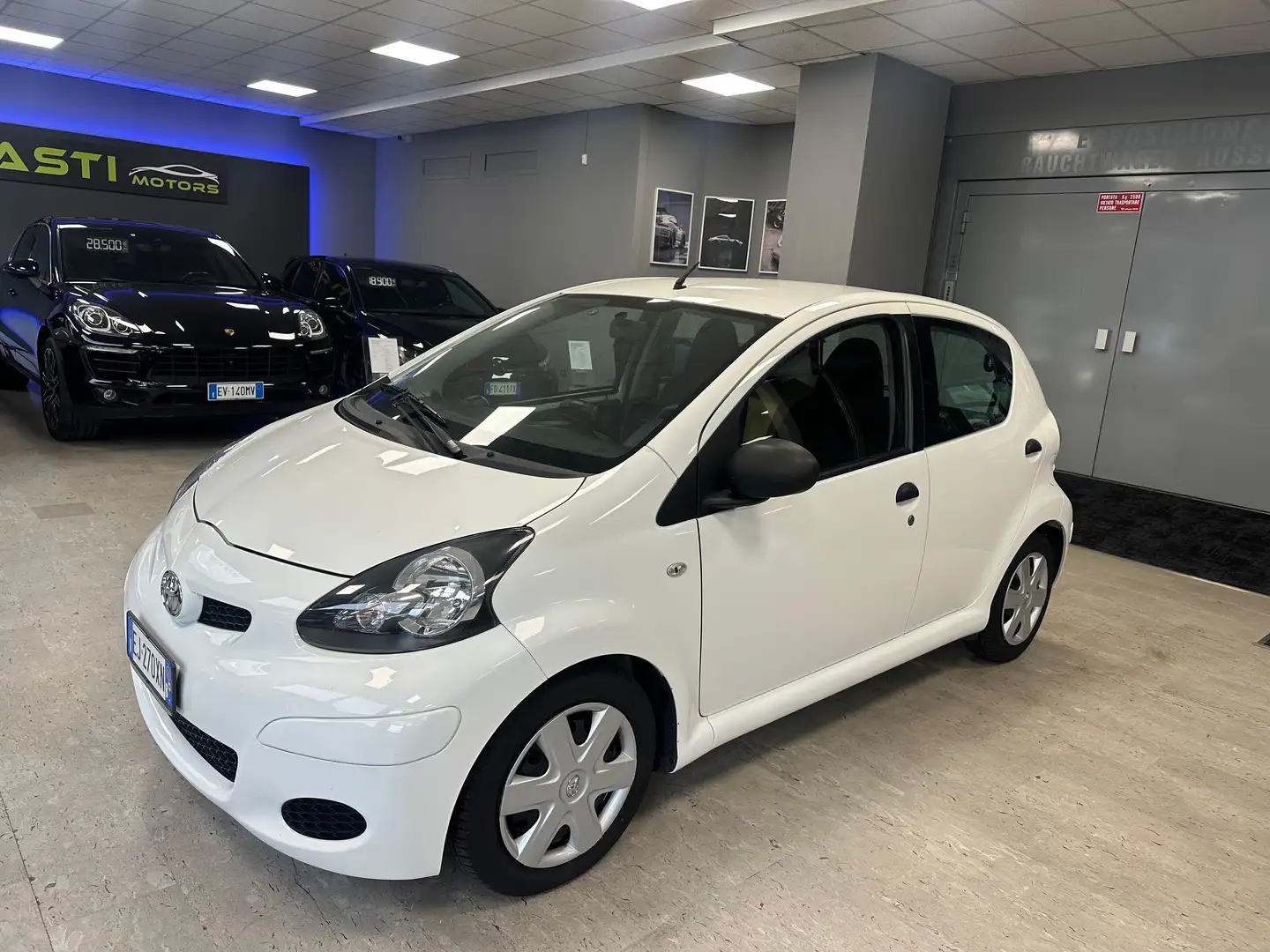 Toyota Aygo Aygo 5p 1.0 Now Connect Bianco - 1