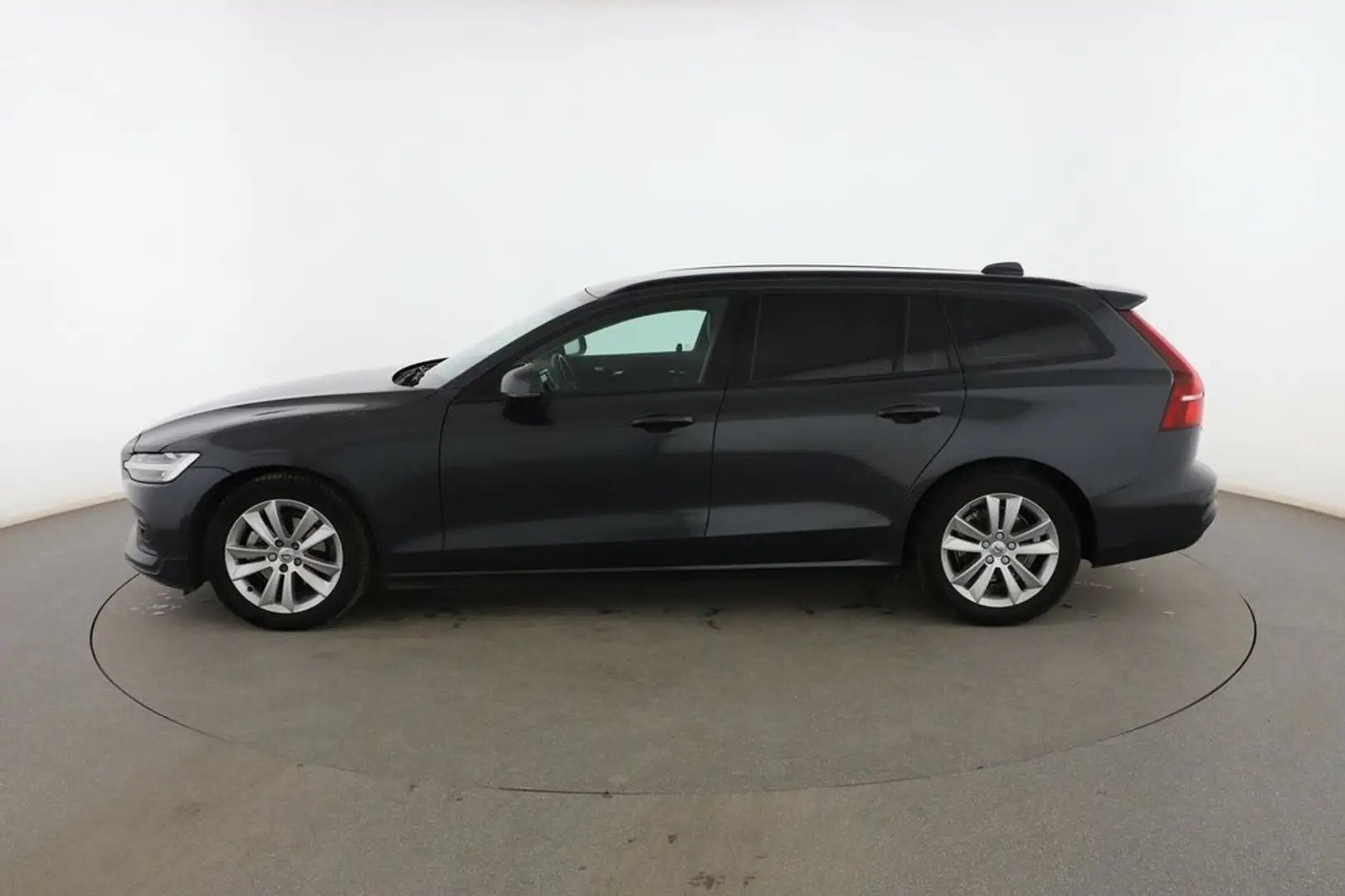 Volvo V60 2.0 D3 Momentum Gris - 2