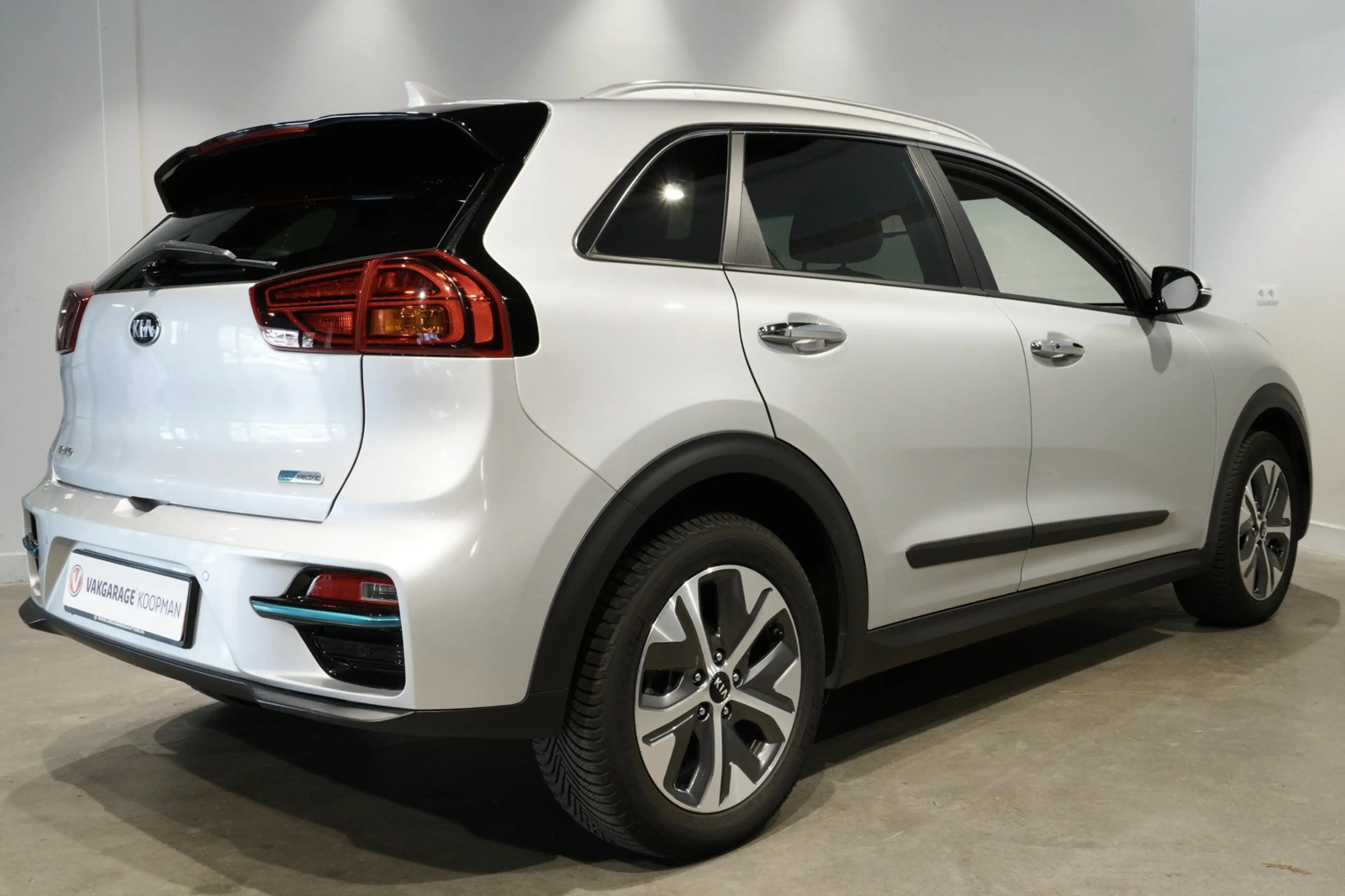 Kia e-Niro DynamicPlusLine 64 kWh Pano|Stoel/stuurverwarming| — photo 2
