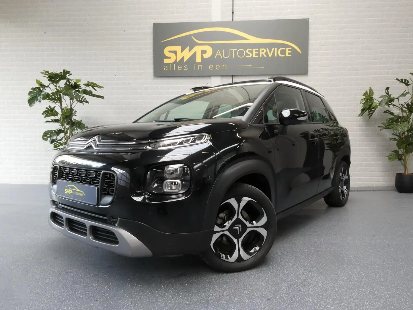 Citroen C3 Aircross 1.2 PureTech Shine | Pano | Leer | Navi | Cam | Hu Zwart - 1