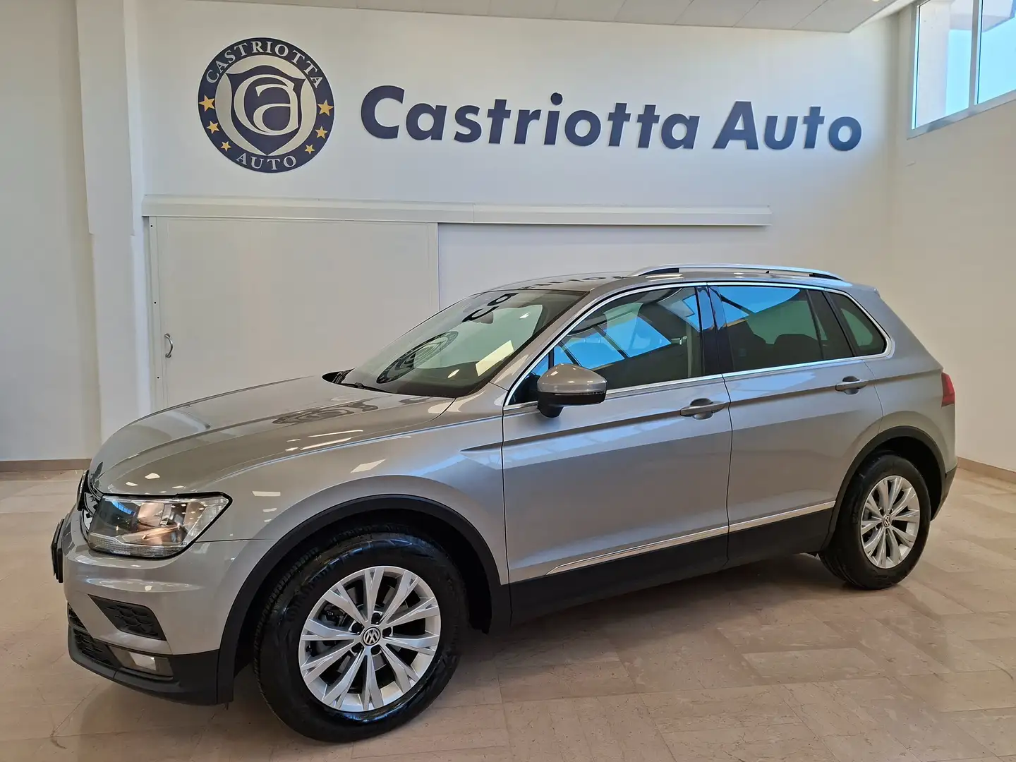 Volkswagen Tiguan 2.0 tdi Business 150cv dsg Come Nuovo !!! Grigio - 1