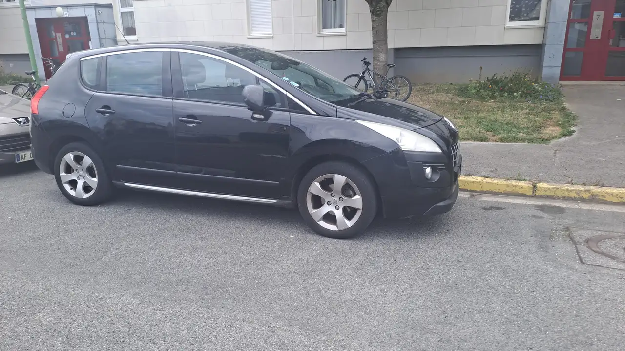 Peugeot 3008 1.6  HDi 16V 150ch FAP Premium Pack