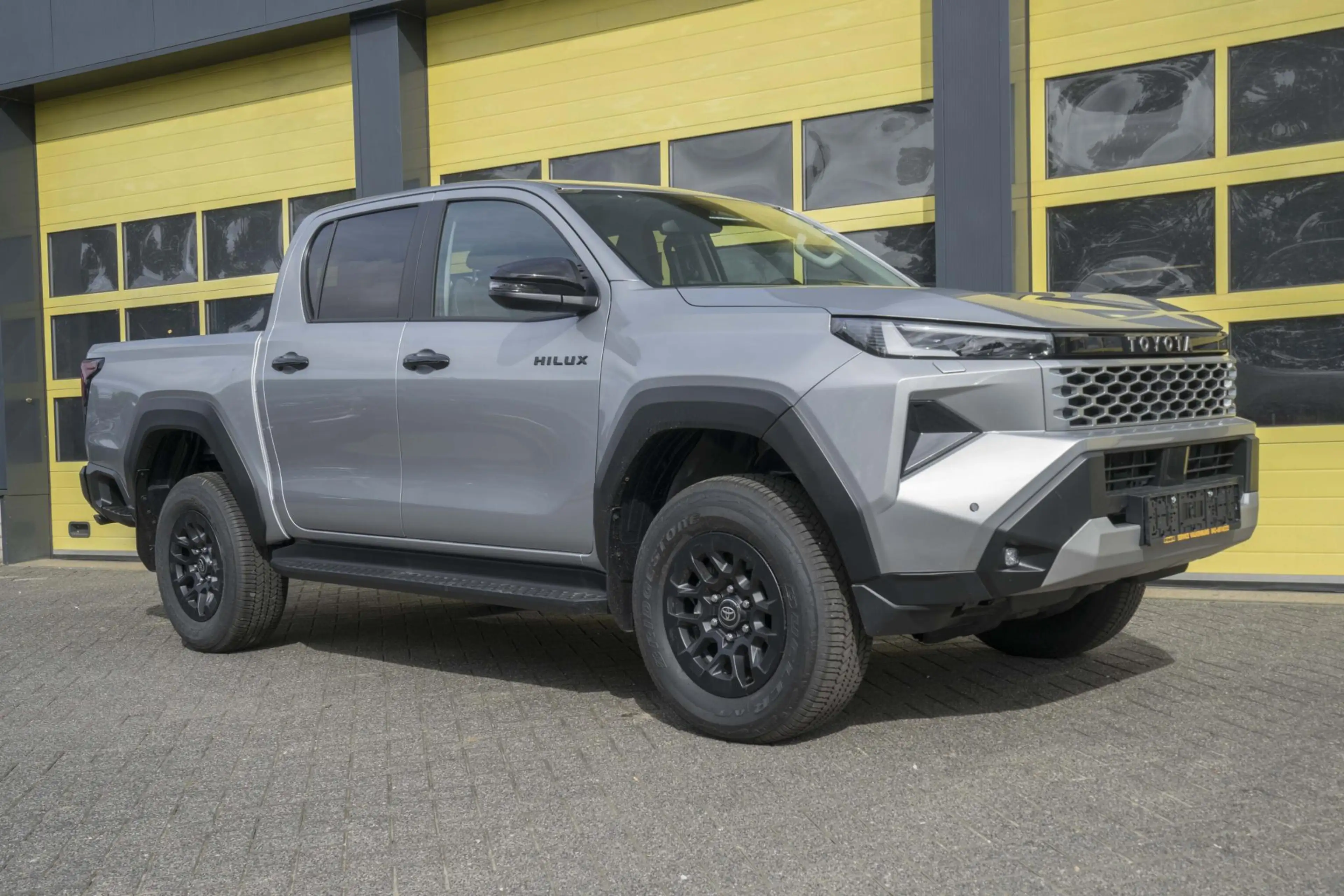 Toyota Hilux 2.8 D-4D MHEV Double Cab Auto 4WD Comfort