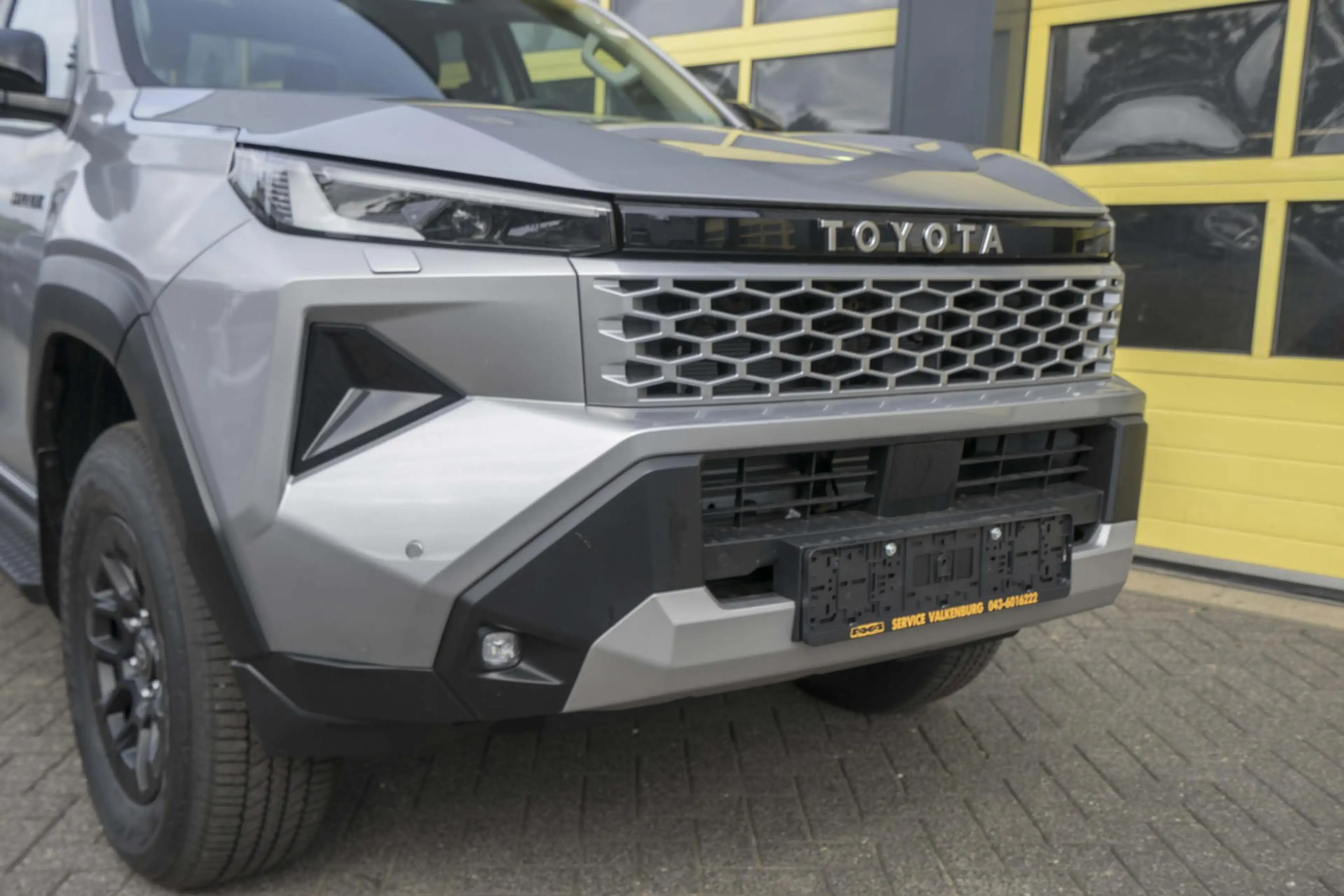 Toyota Hilux 2.8 D-4D MHEV Double Cab Auto 4WD Comfort — photo 4