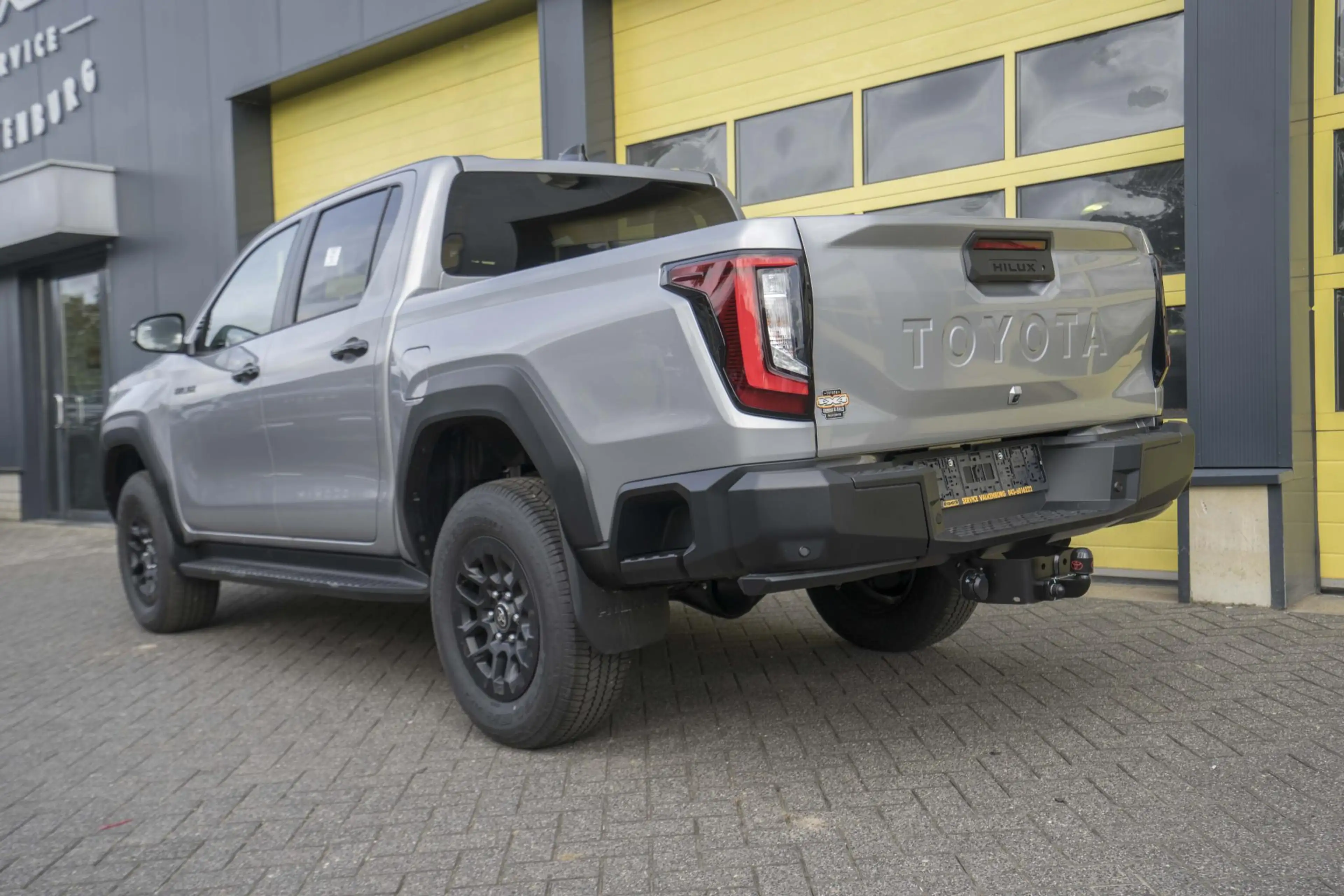 Toyota Hilux 2.8 D-4D MHEV Double Cab Auto 4WD Comfort — photo 6