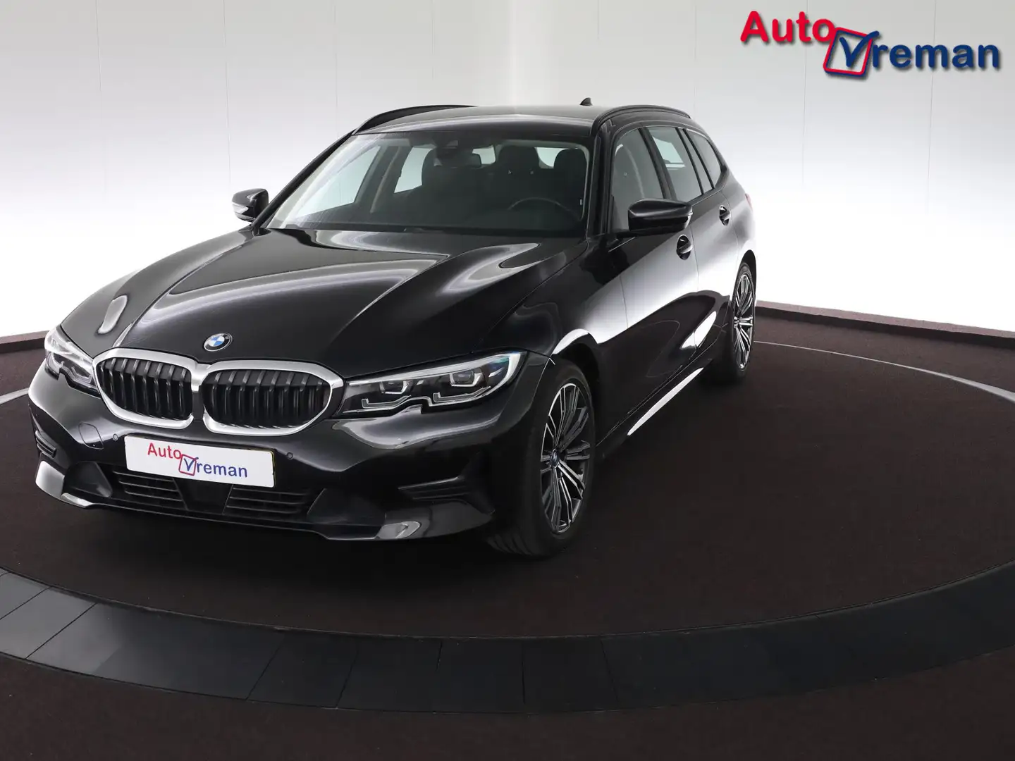 BMW 320 3-serie Touring 320i Sport Line -LED/ACC/18 inch- Zwart - 1