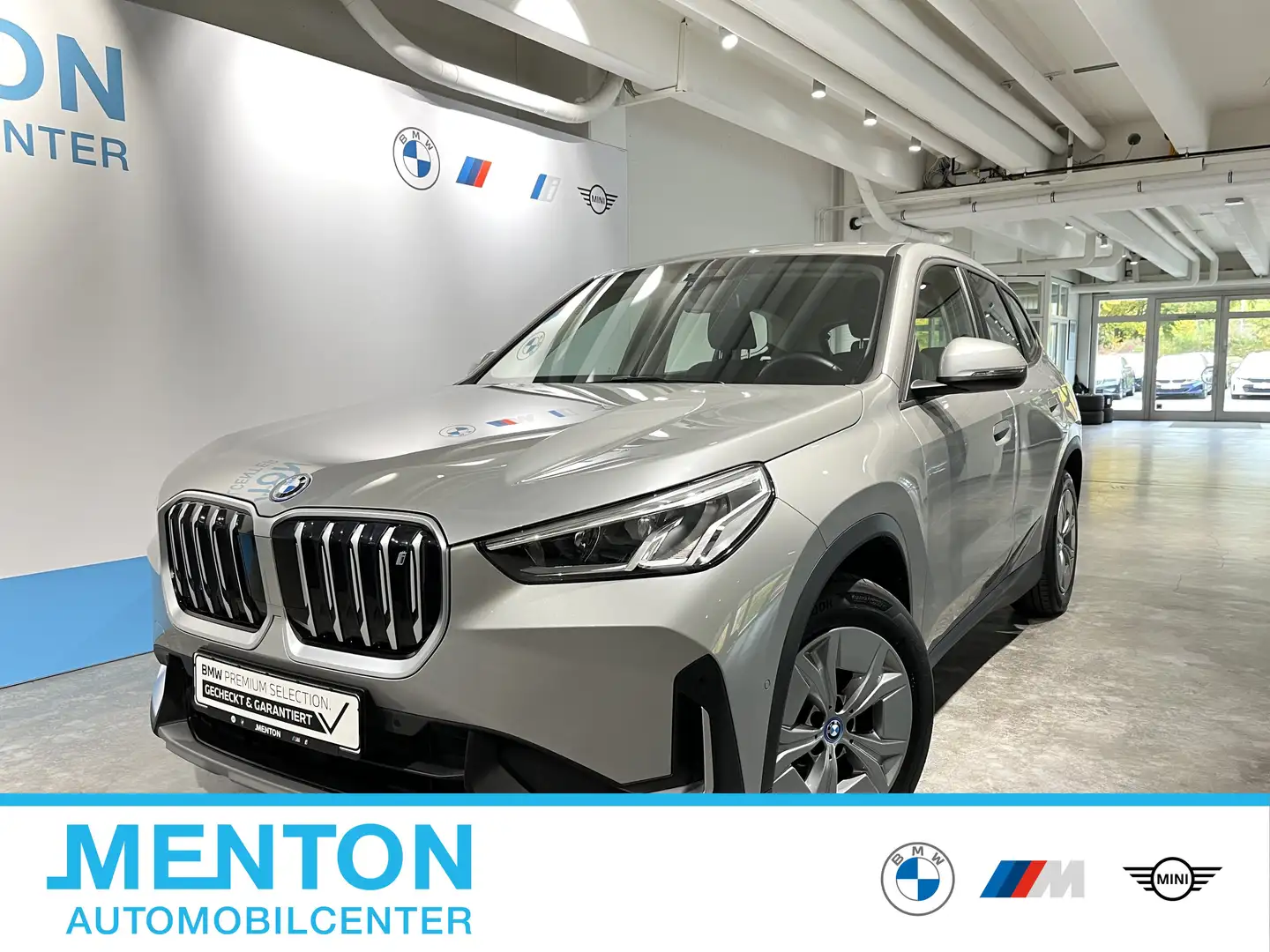 BMW iX1 xDrive30 ab 299.-²/Navi/LED/RFK/DAB/aut.Heckklappe Gris - 1