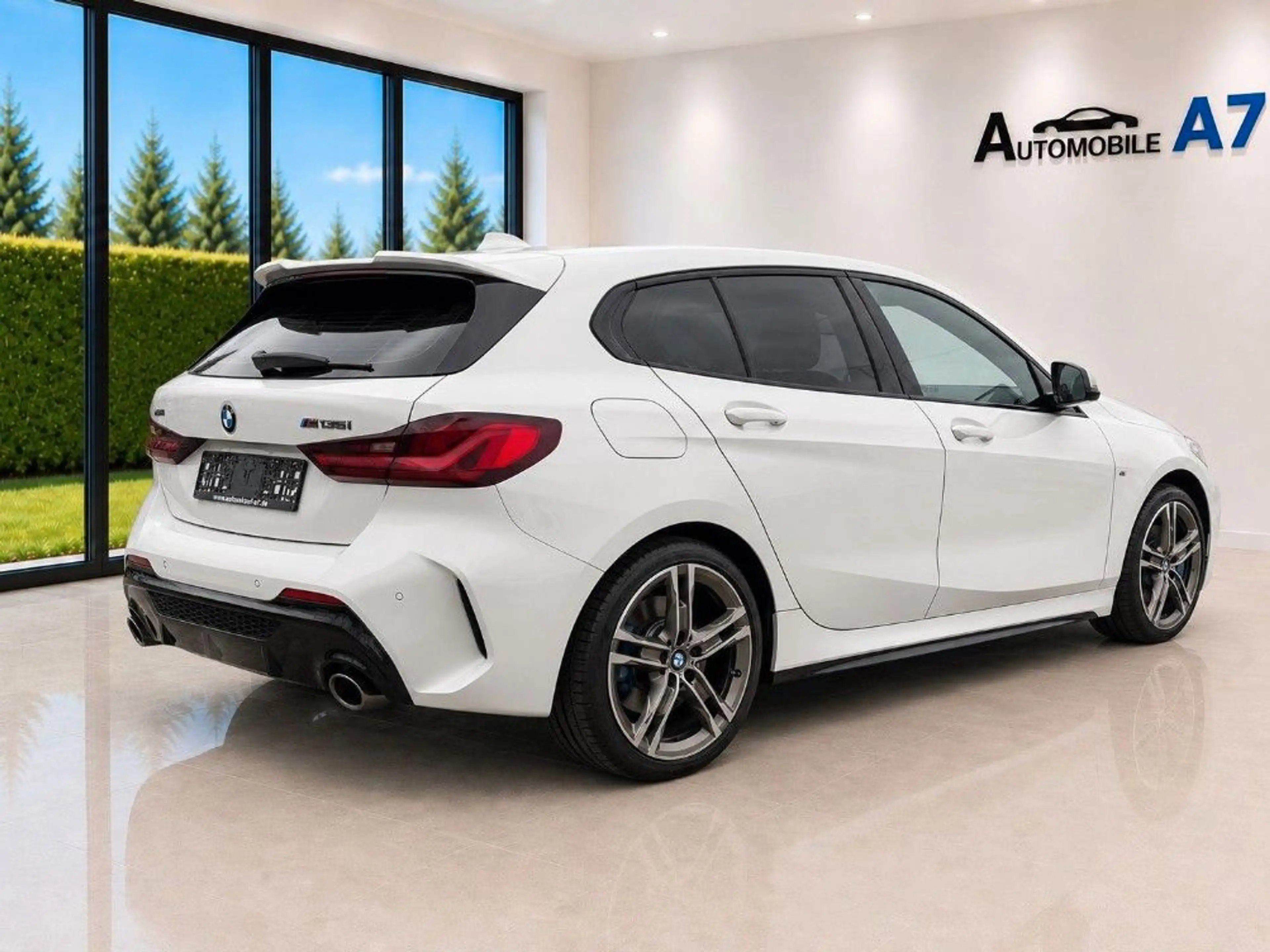 BMW 135 i xDrive — photo 4