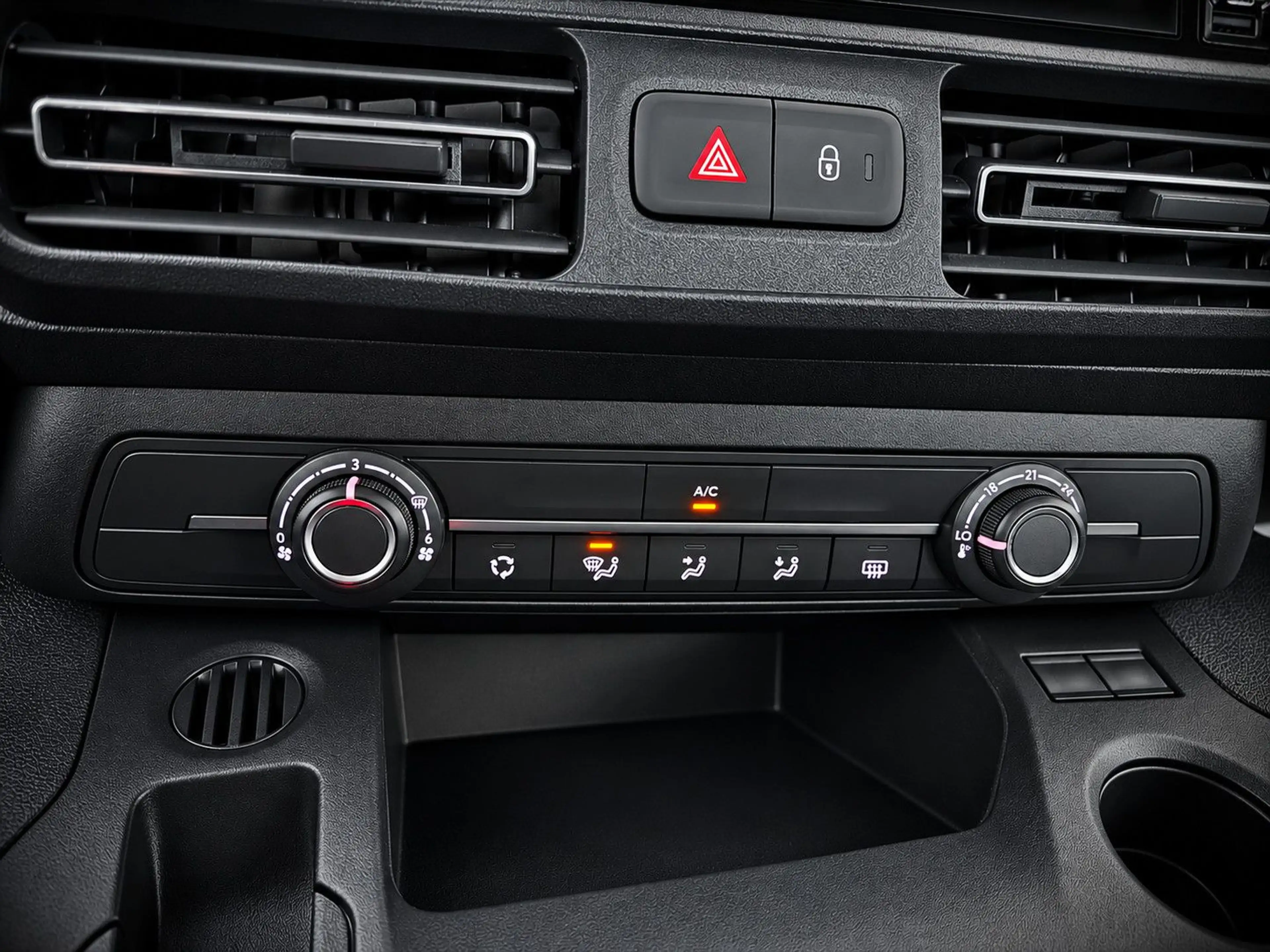 Opel Combo Life Selection*AHK*KLIMA*KAMERA*NAVI* — photo 13