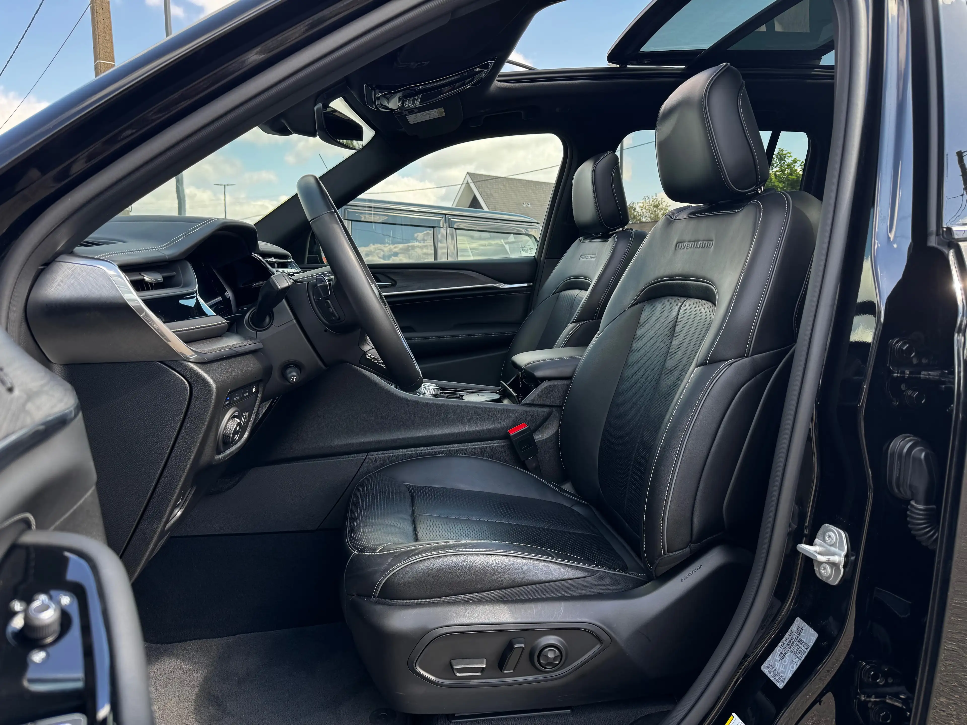 Jeep Grand Cherokee Grand Cherokee PHEV 2.0 Turbo 4xe AWD Overland TVA DEDUCTIBLE GARANTIE 09/2027 — photo 13
