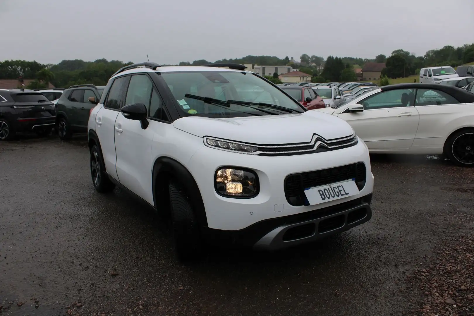 Citroen C3 Aircross SHINE BLUE HDI 120 CV GPS 3D CAMÉRA USB JA 17 GRIP Blanc - 1
