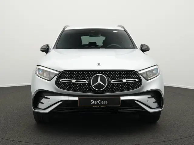 Mercedes-Benz 300 view 2