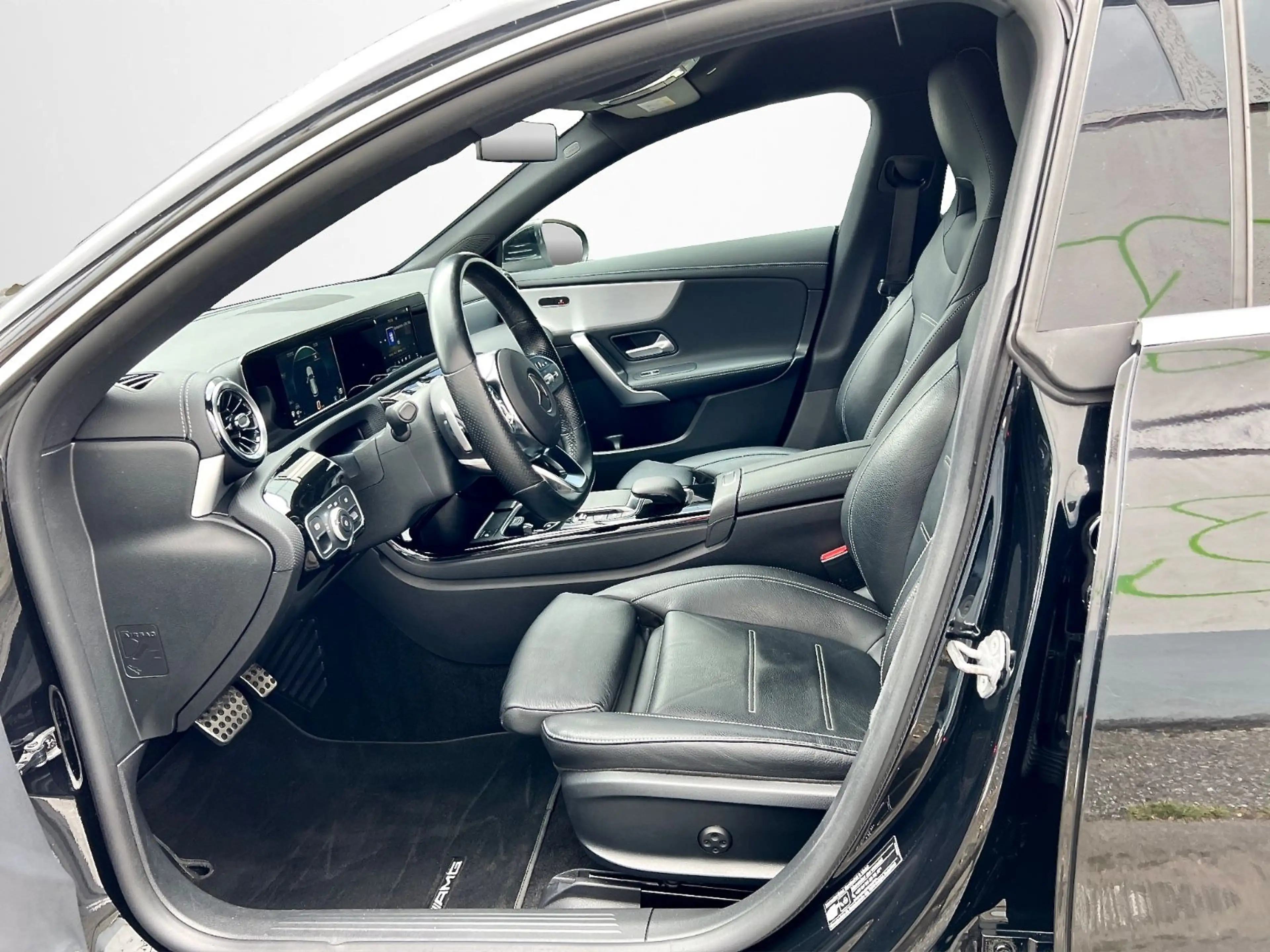 Mercedes-Benz CLA 220 CLA 220 d SB AMG DCT*LED*VOLLLEDER*360°*AHK* — photo 10