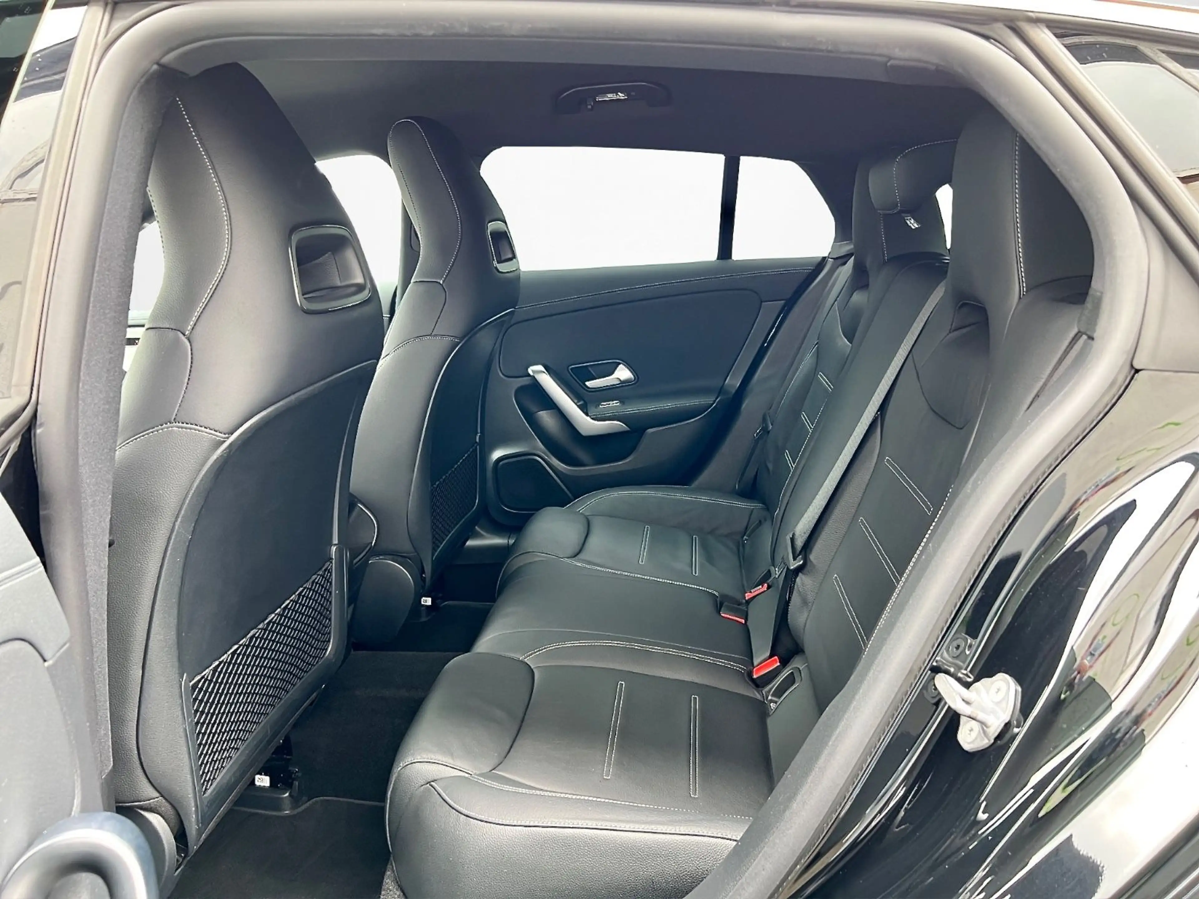 Mercedes-Benz CLA 220 CLA 220 d SB AMG DCT*LED*VOLLLEDER*360°*AHK* — photo 12