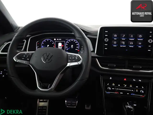 Volkswagen T-Roc view 11