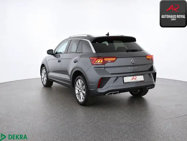 Volkswagen T-Roc view 3