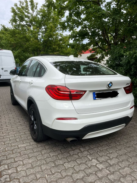 BMW X4 xDrive 20 i HUD+Xenon+Schiebedach — photo 12