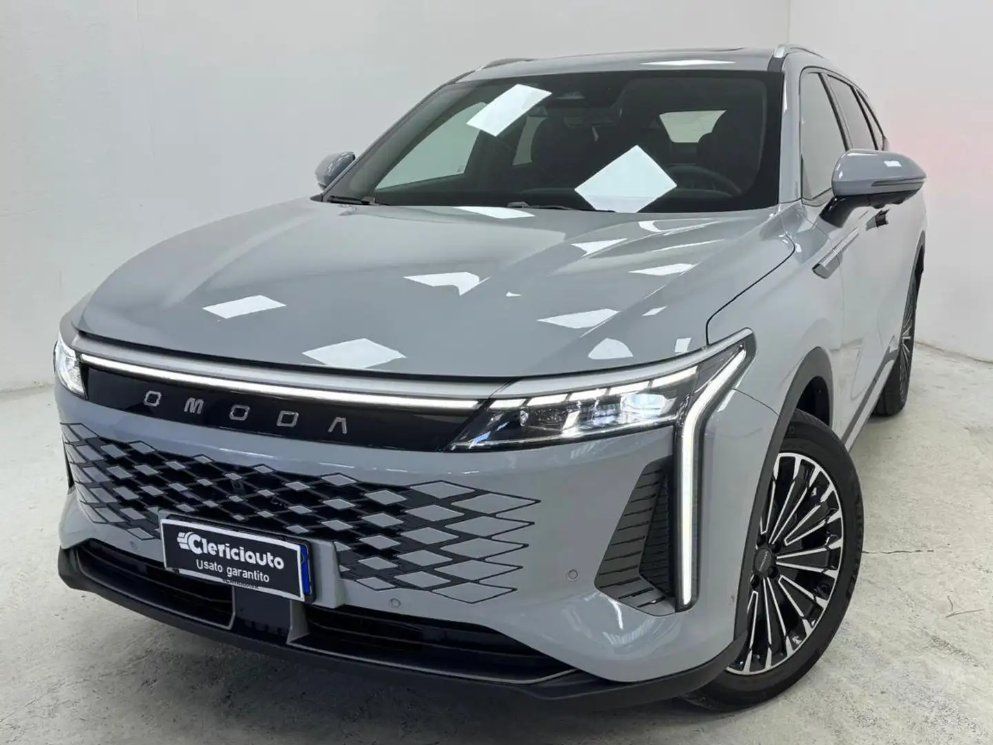 Omoda 9 9 1.5 TGDI 537 CV Super Hybrid System i-AWD Сірий - 1