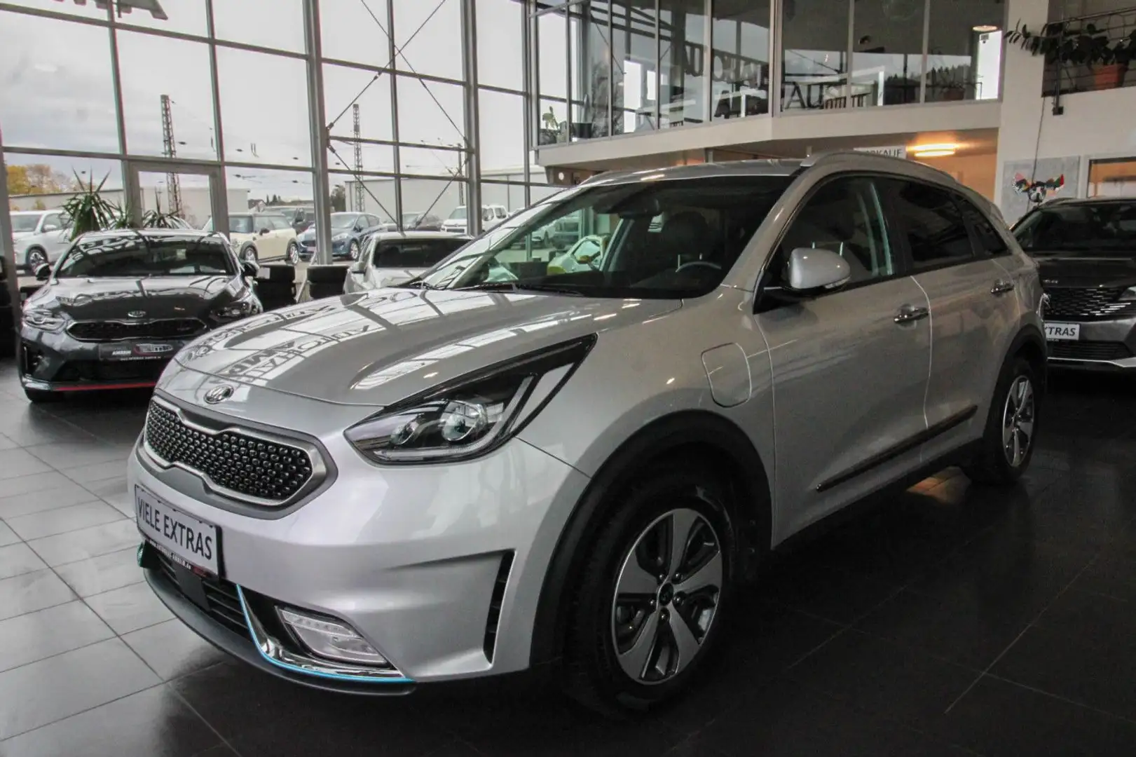 Kia Niro 1.6 GDI Plug-in Hybrid/AHK/LED/Navi/Kamera/ Silber - 1
