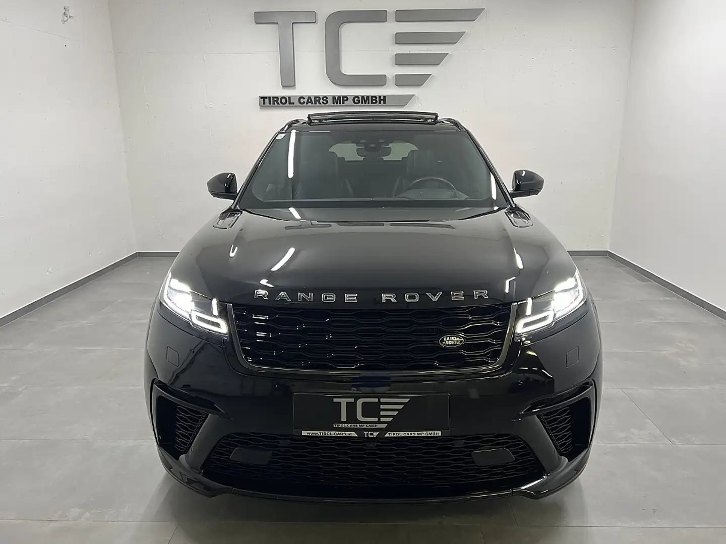 Land Rover Range Rover Velar P550 Allrad SVR Dynamic Aut. Schwarz - 2