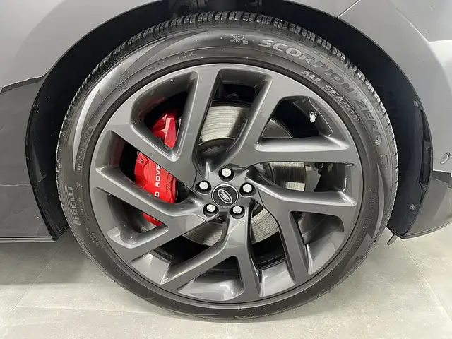 Land Rover Range Rover Velar view 9