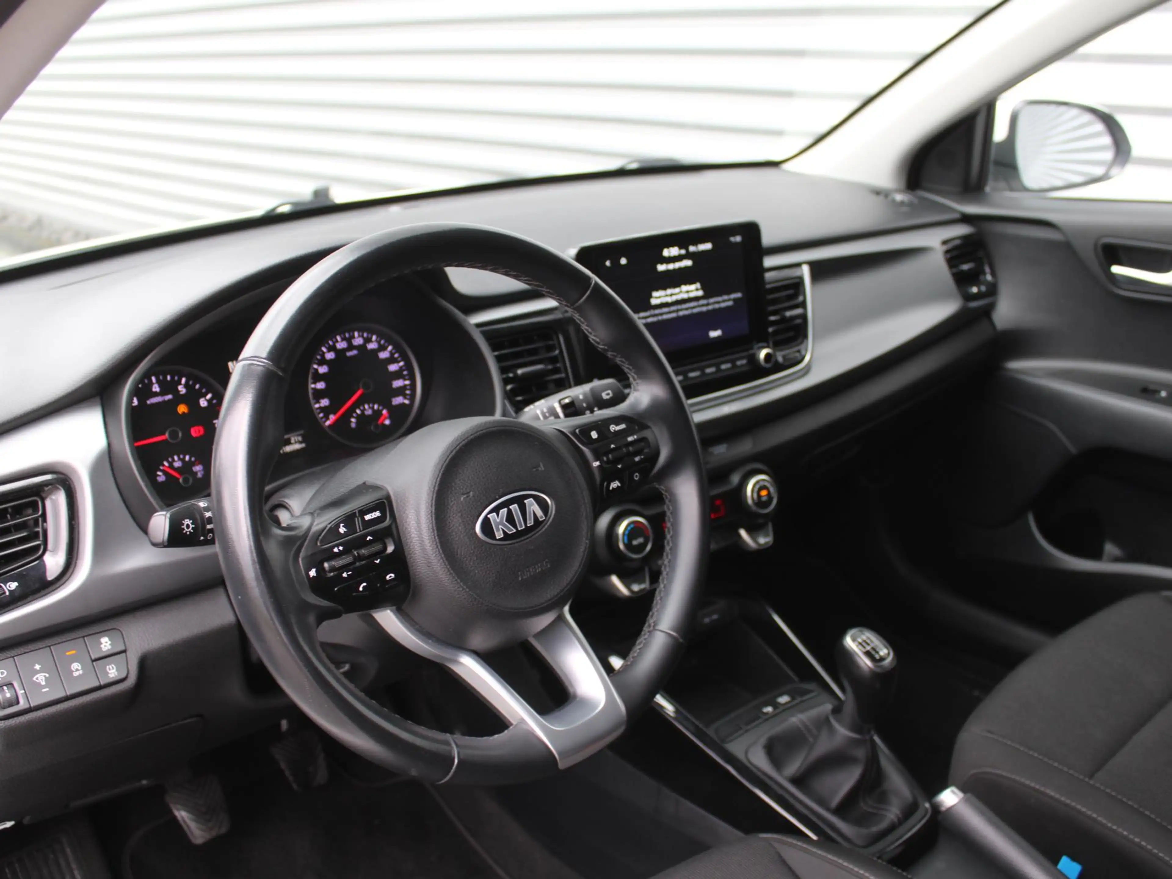 Kia Rio 1.0 T-GDi MHEV DynamicPlusLine | BTW Auto | Navi | — photo 24