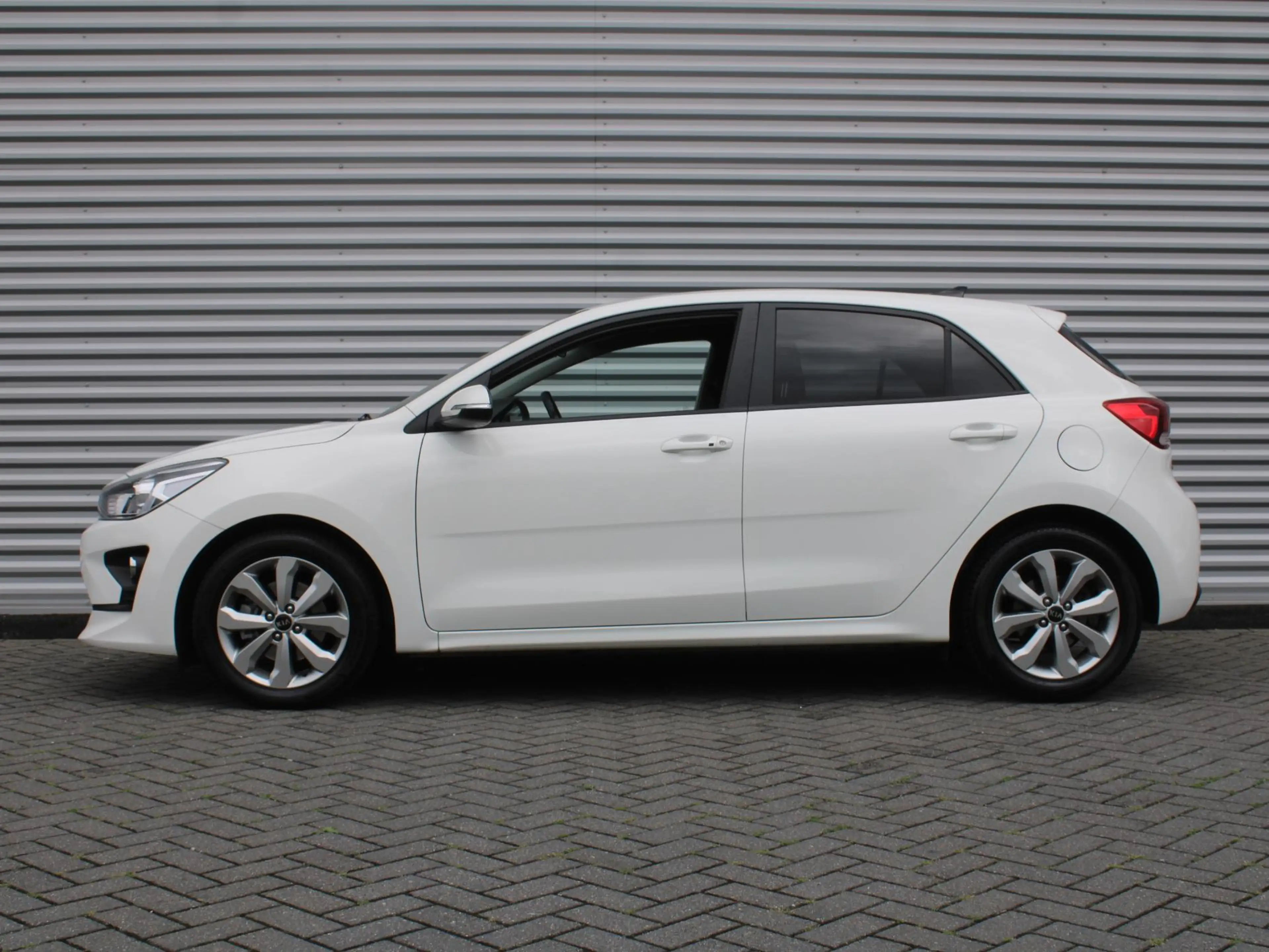 Kia Rio 1.0 T-GDi MHEV DynamicPlusLine | BTW Auto | Navi | — photo 7