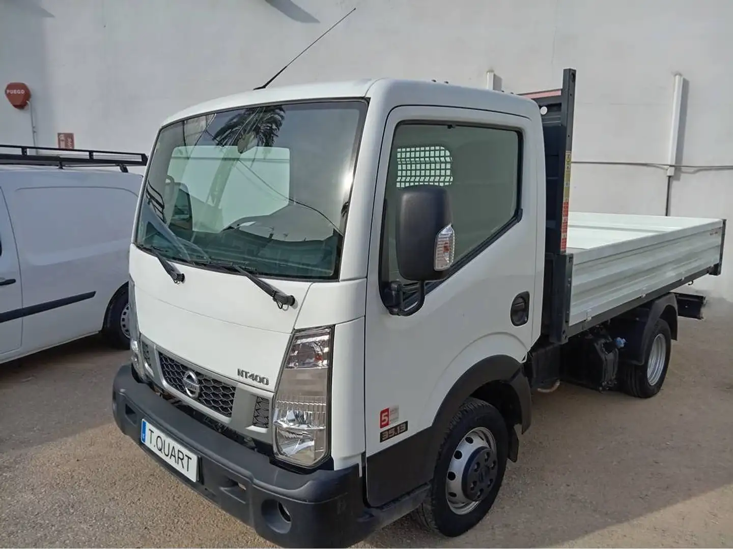 Nissan NT400 Cabina Abatible Volq. Trilateral Acero 35.13 Weiß - 2