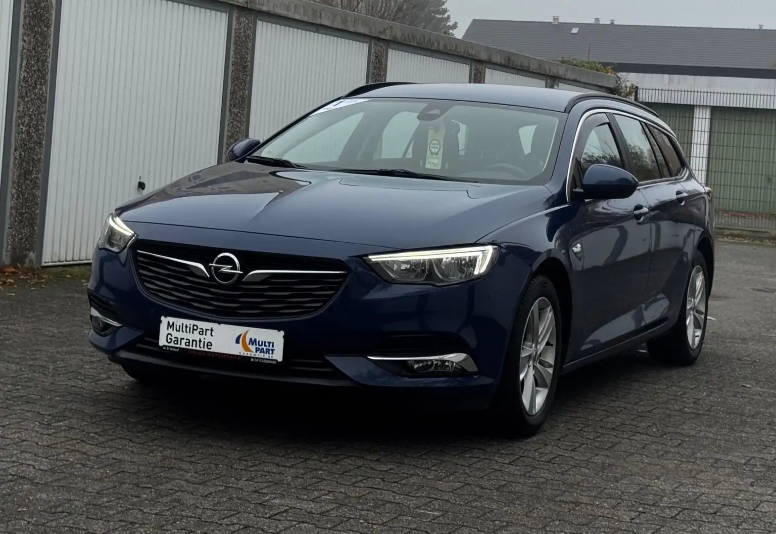 Opel Insignia B Sports Tourer Edition Bleu - 2