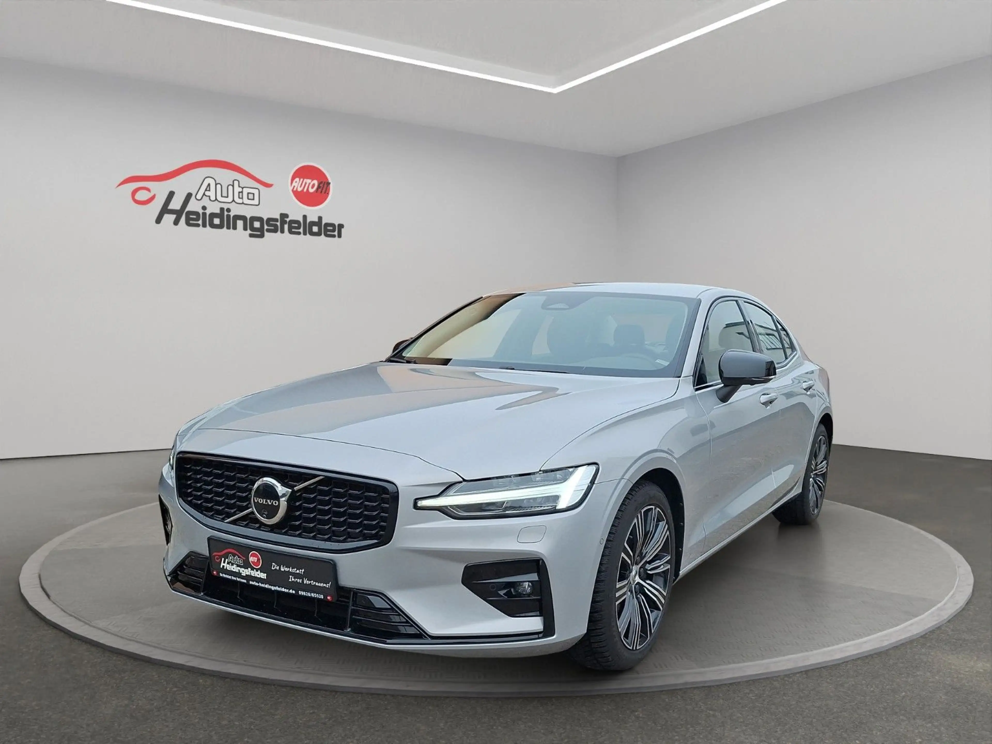 Volvo S60 Lim. Plus Dark,ACC, AHK,PDC, 360°,LED,8-fach