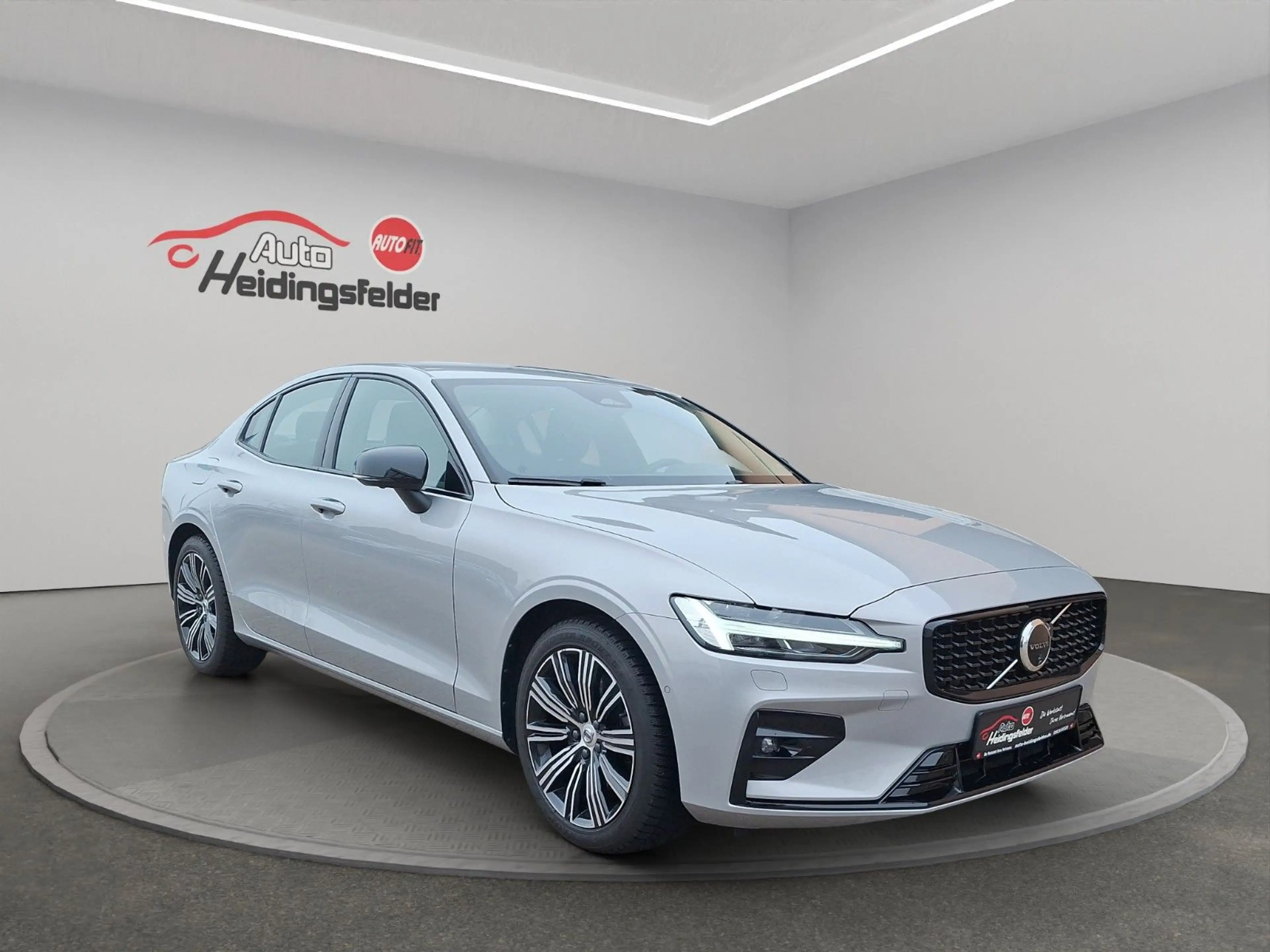 Volvo S60 Lim. Plus Dark,ACC, AHK,PDC, 360°,LED,8-fach — photo 7