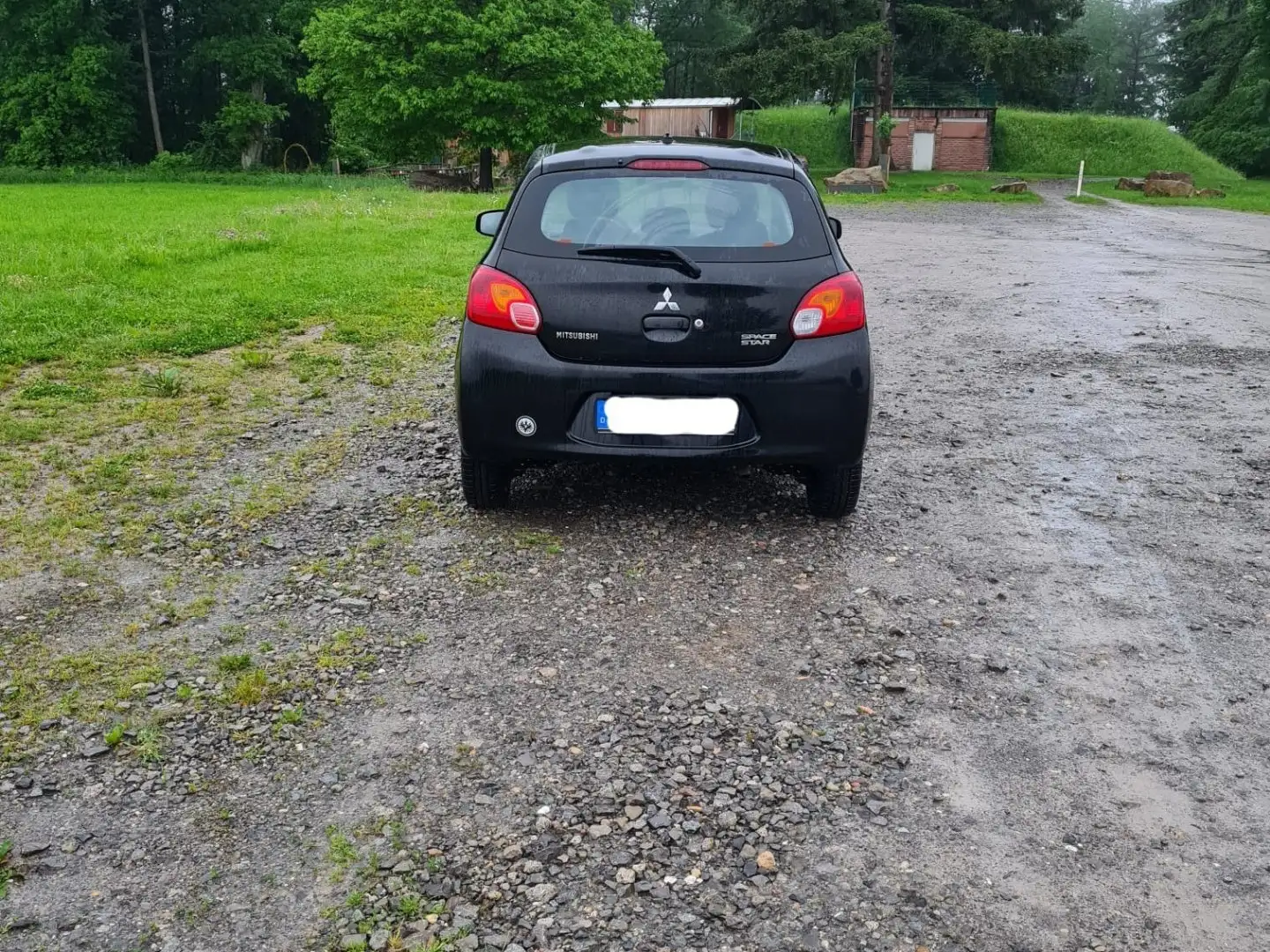 Mitsubishi Space Star 1.0 Schwarz - 2